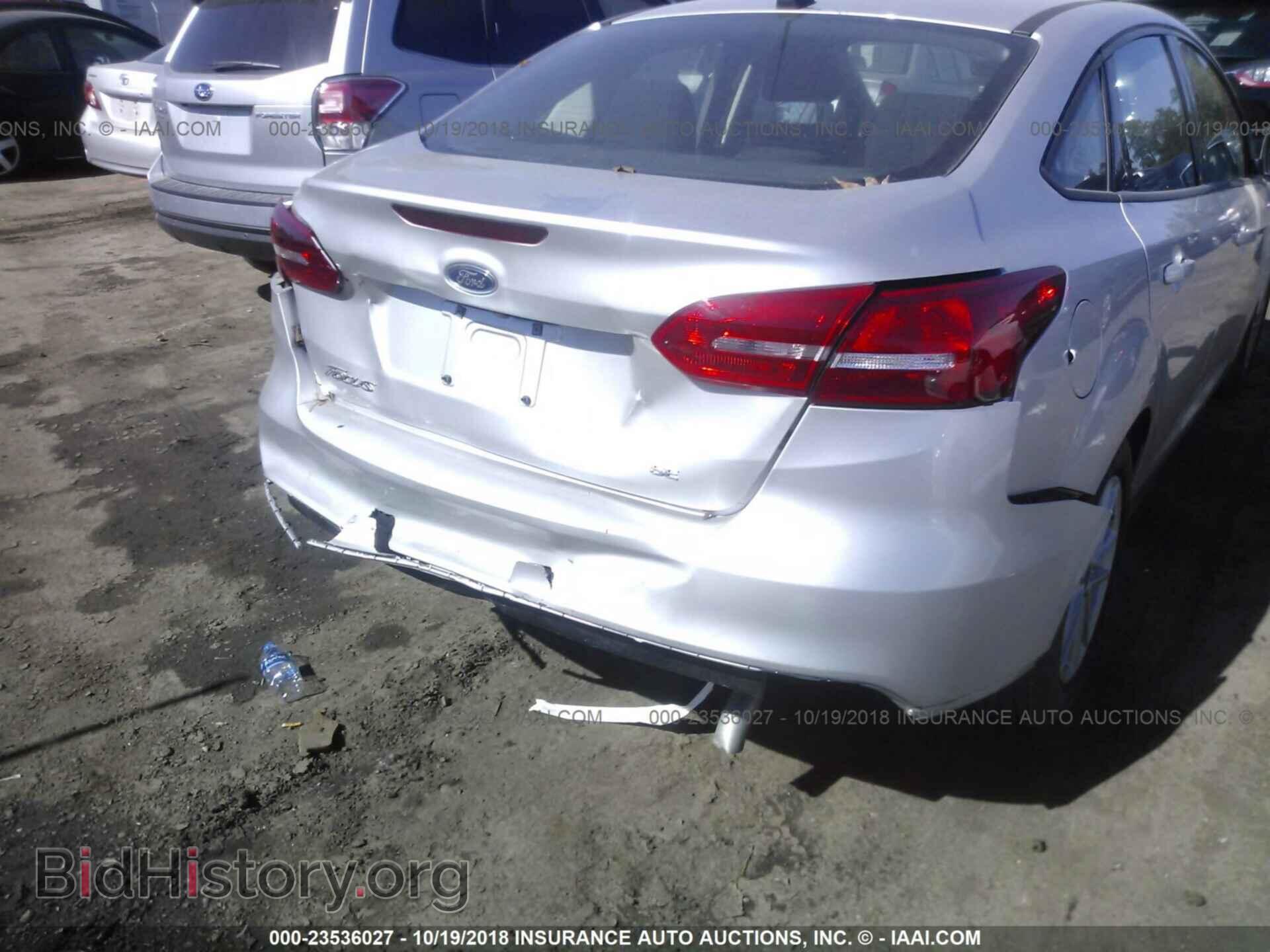 2018 Ford Focus - VIN: 1FADP3F23JL279716 - Фото 6