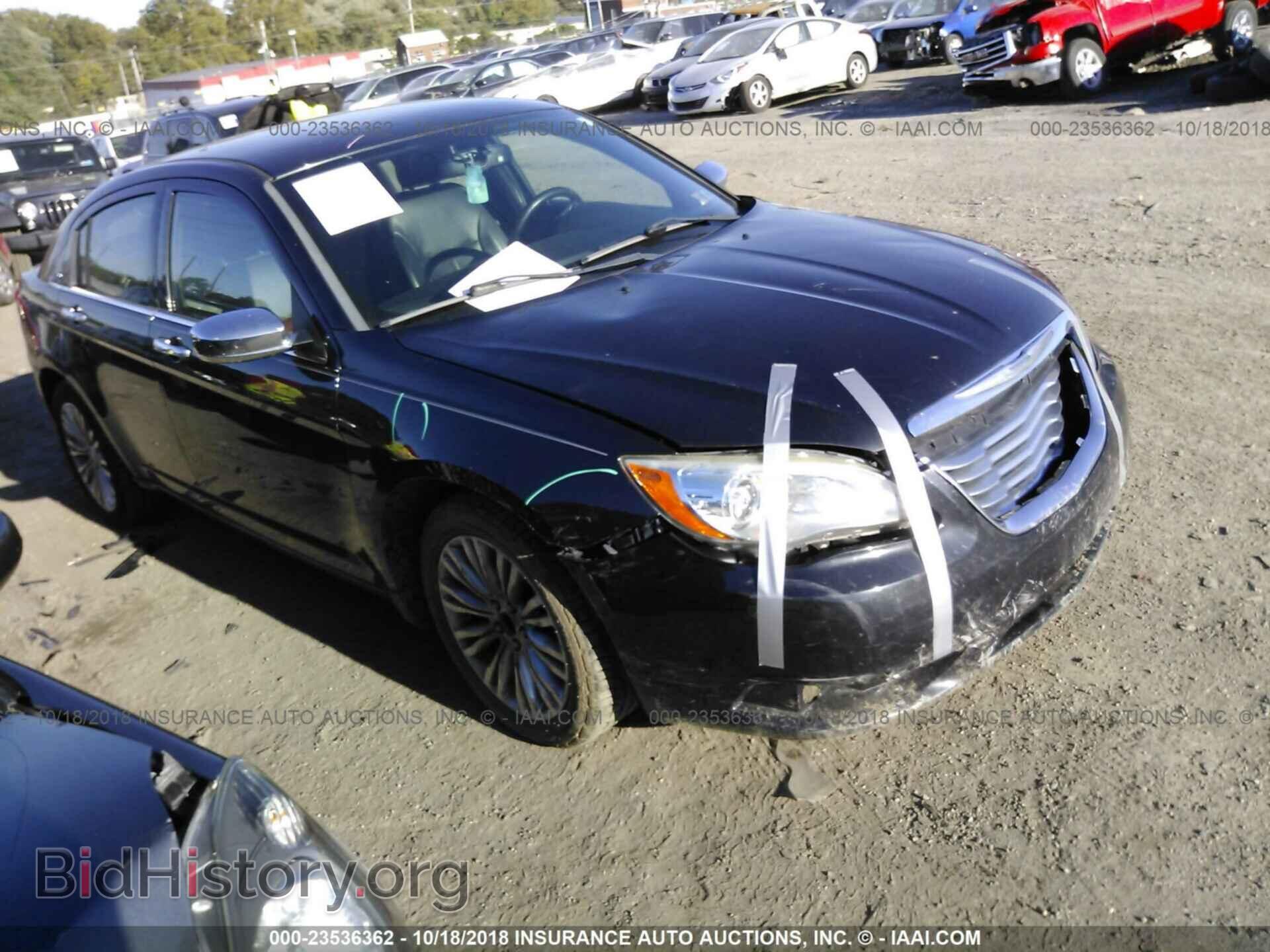 Photo 1C3BC2FG1BN520699 - Chrysler 200 2011