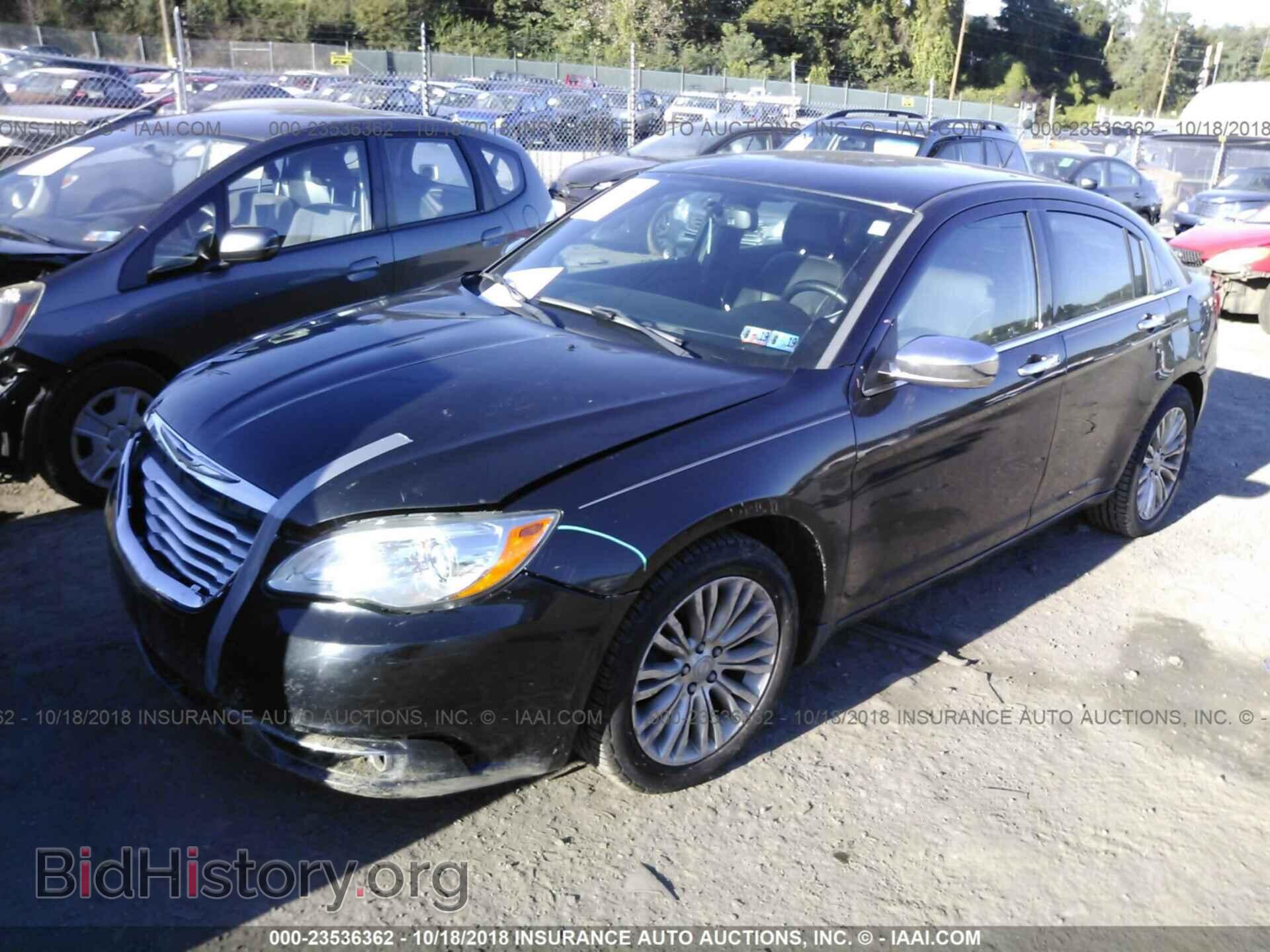 2011 Chrysler 200 - VIN: 1C3BC2FG1BN520699 - Photo 2