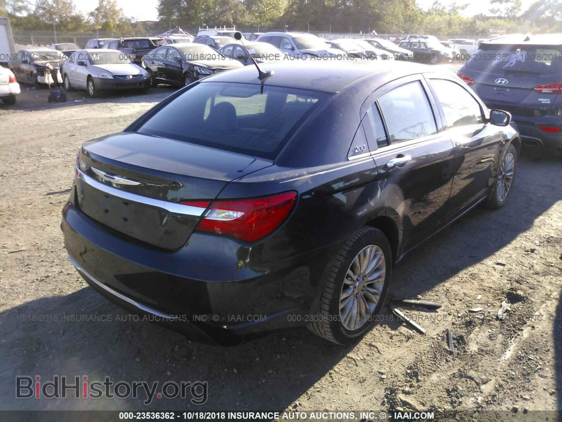 2011 Chrysler 200 - VIN: 1C3BC2FG1BN520699 - Photo 4