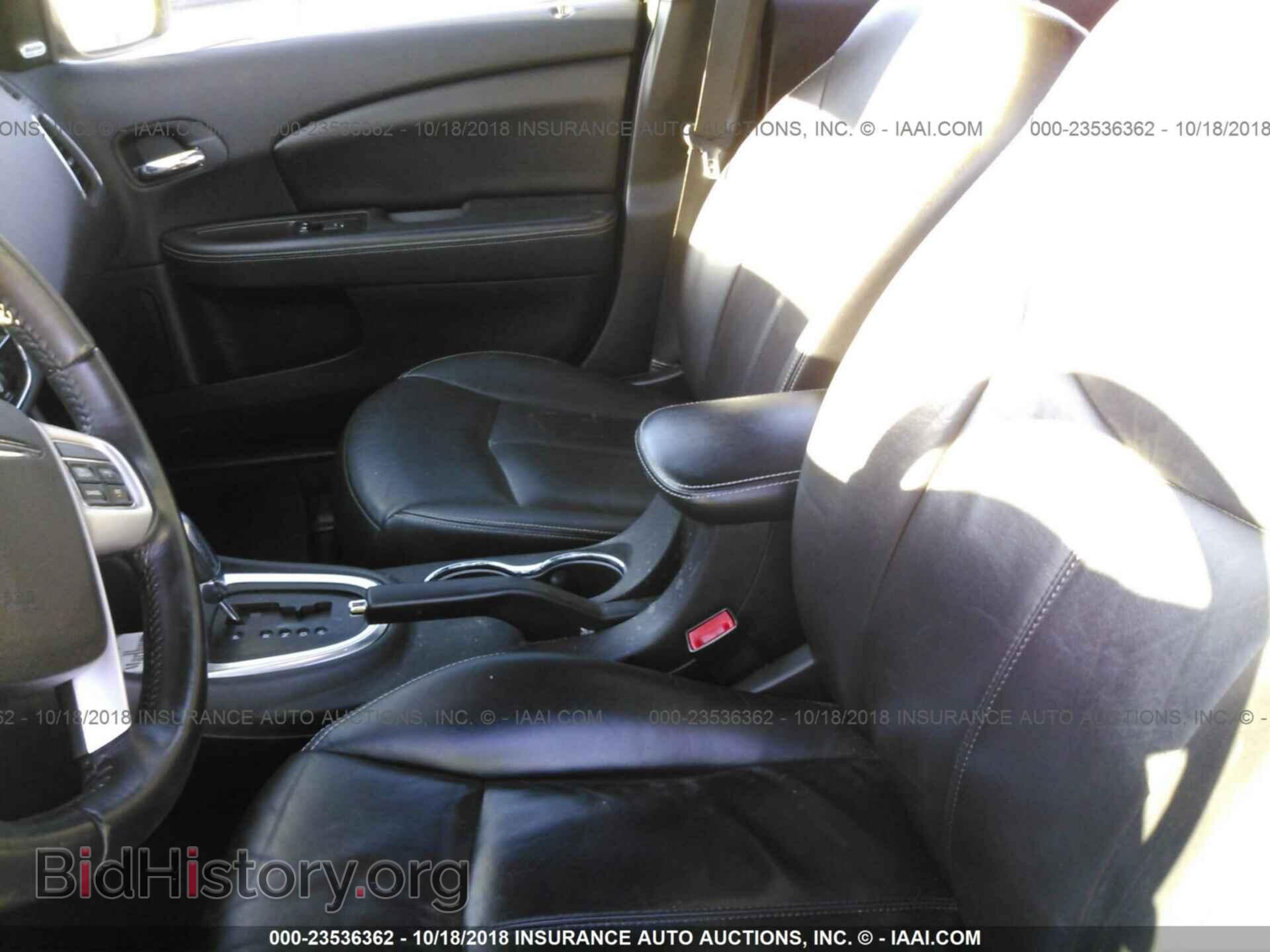 2011 Chrysler 200 - VIN: 1C3BC2FG1BN520699 - Photo 5
