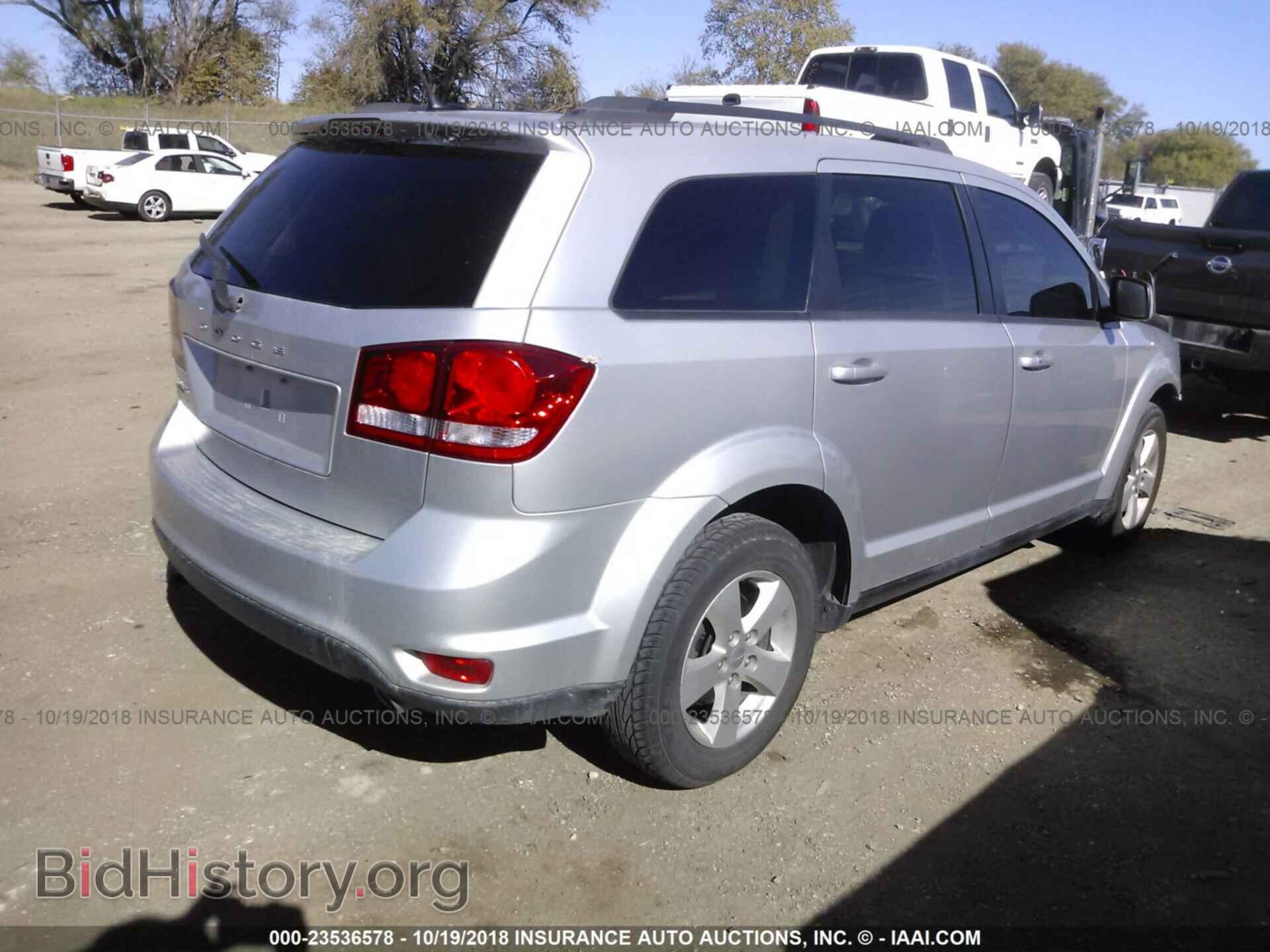 2011 Dodge Journey - VIN: 3D4PH1FG1BT552911 - Photo 4