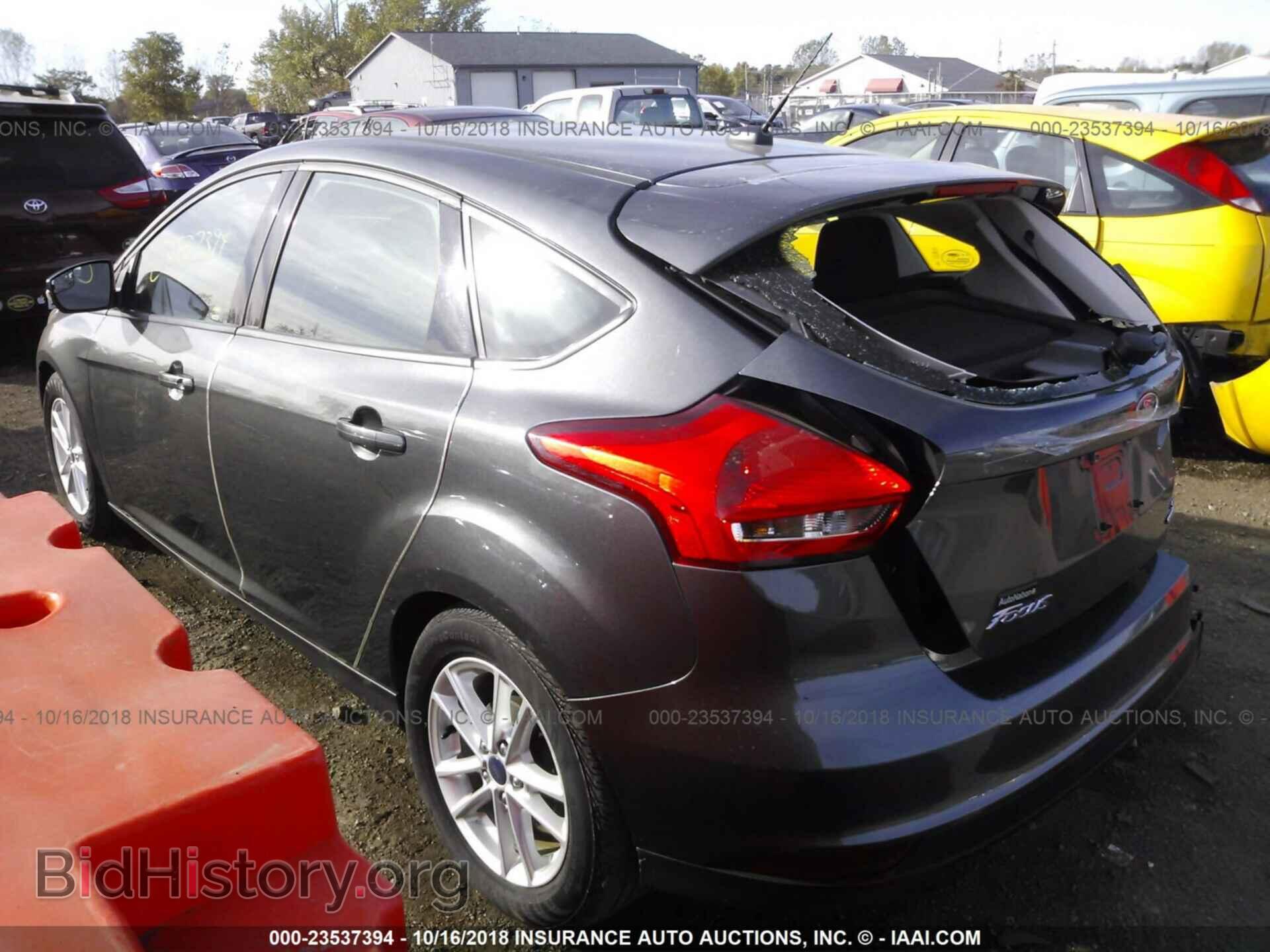 2016 Ford Focus - VIN: 1FADP3K26GL358196 - Photo 3