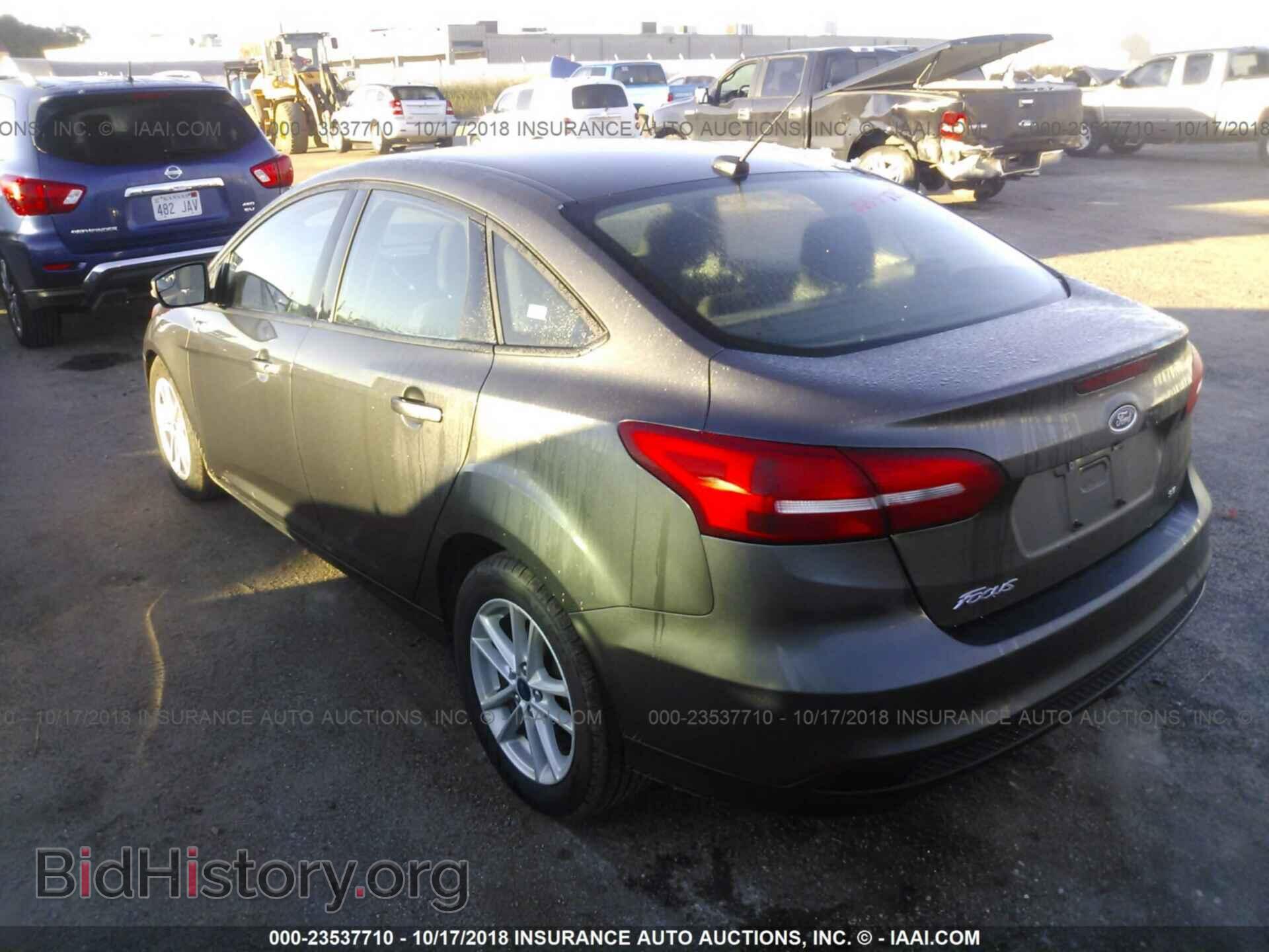 2017 Ford Focus - VIN: 1FADP3F27HL286002 - Photo 3