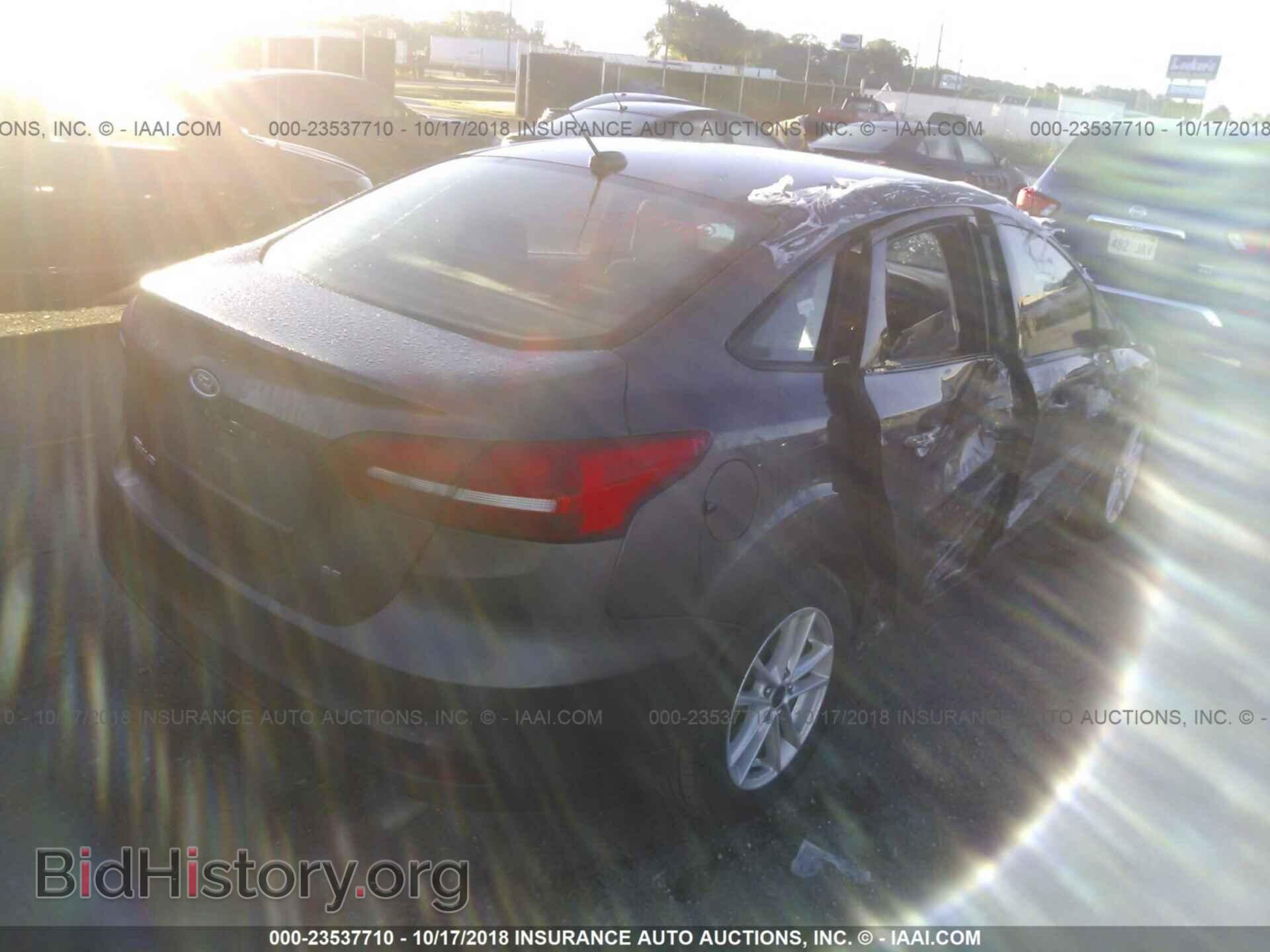 2017 Ford Focus - VIN: 1FADP3F27HL286002 - Photo 4