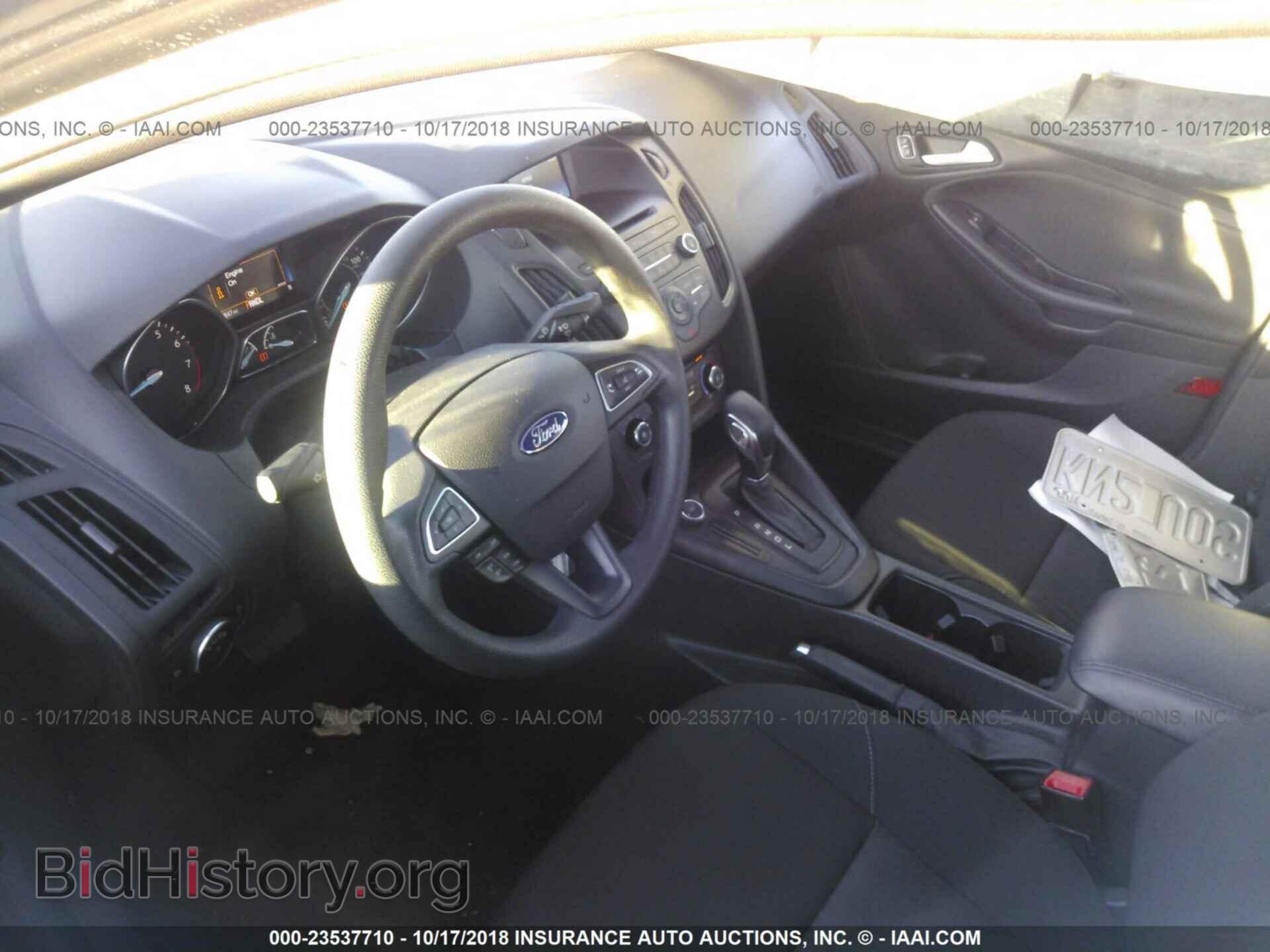 2017 Ford Focus - VIN: 1FADP3F27HL286002 - Photo 5
