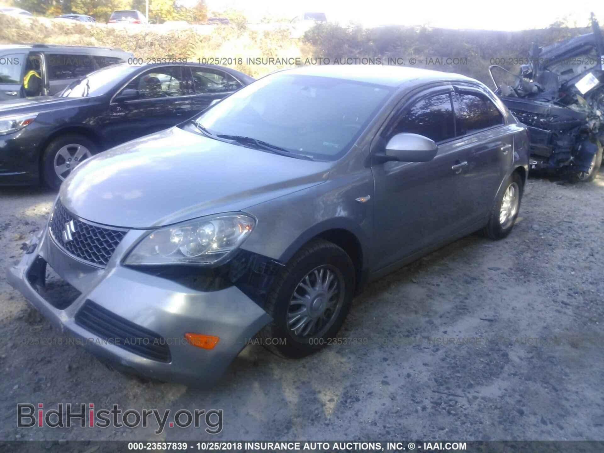 2012 Suzuki Kizashi - VIN: JS2RF9A1XC6100213 - Photo 2
