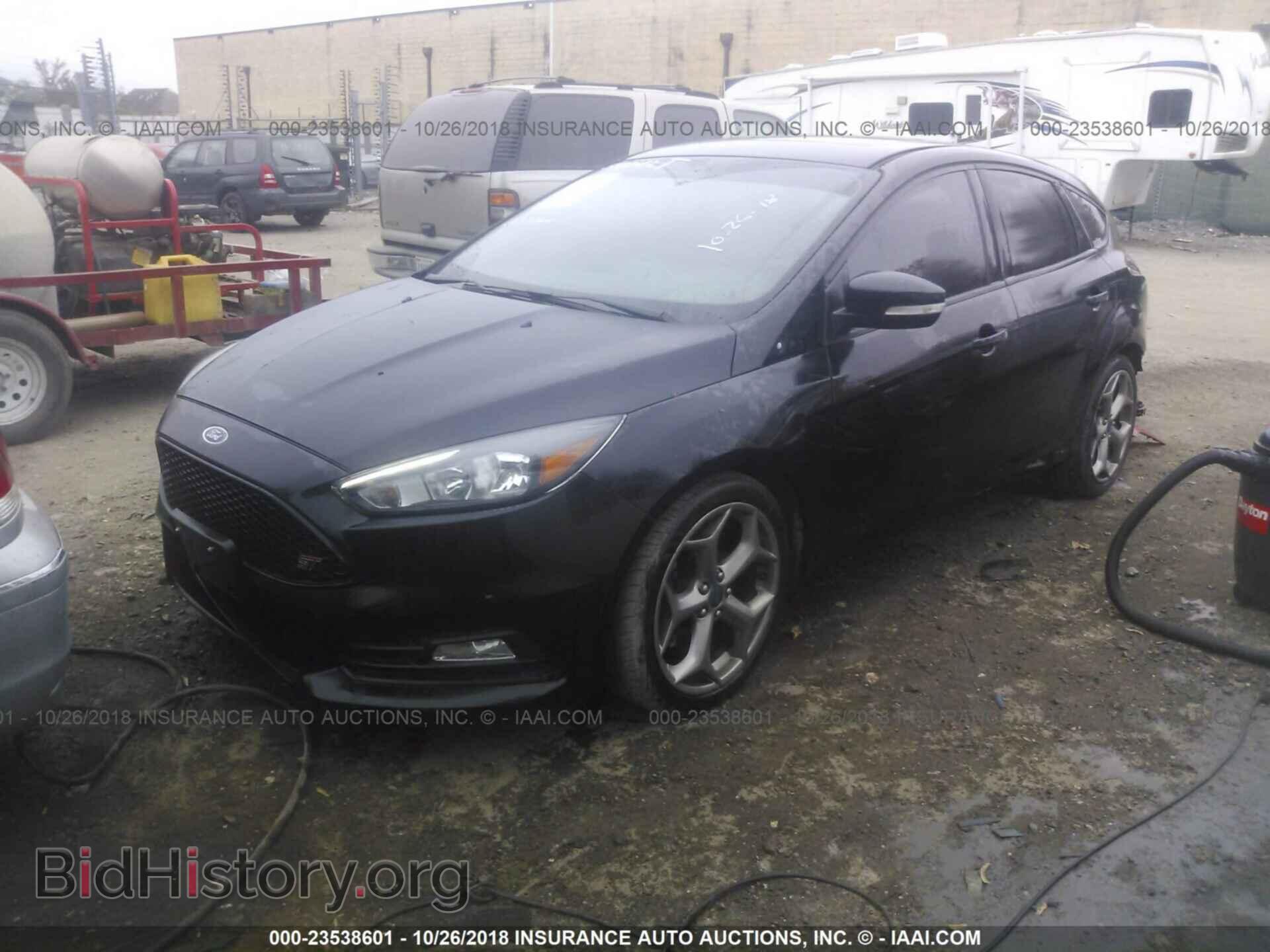 2015 Ford Focus - VIN: 1FADP3L92FL273690 - Photo 2