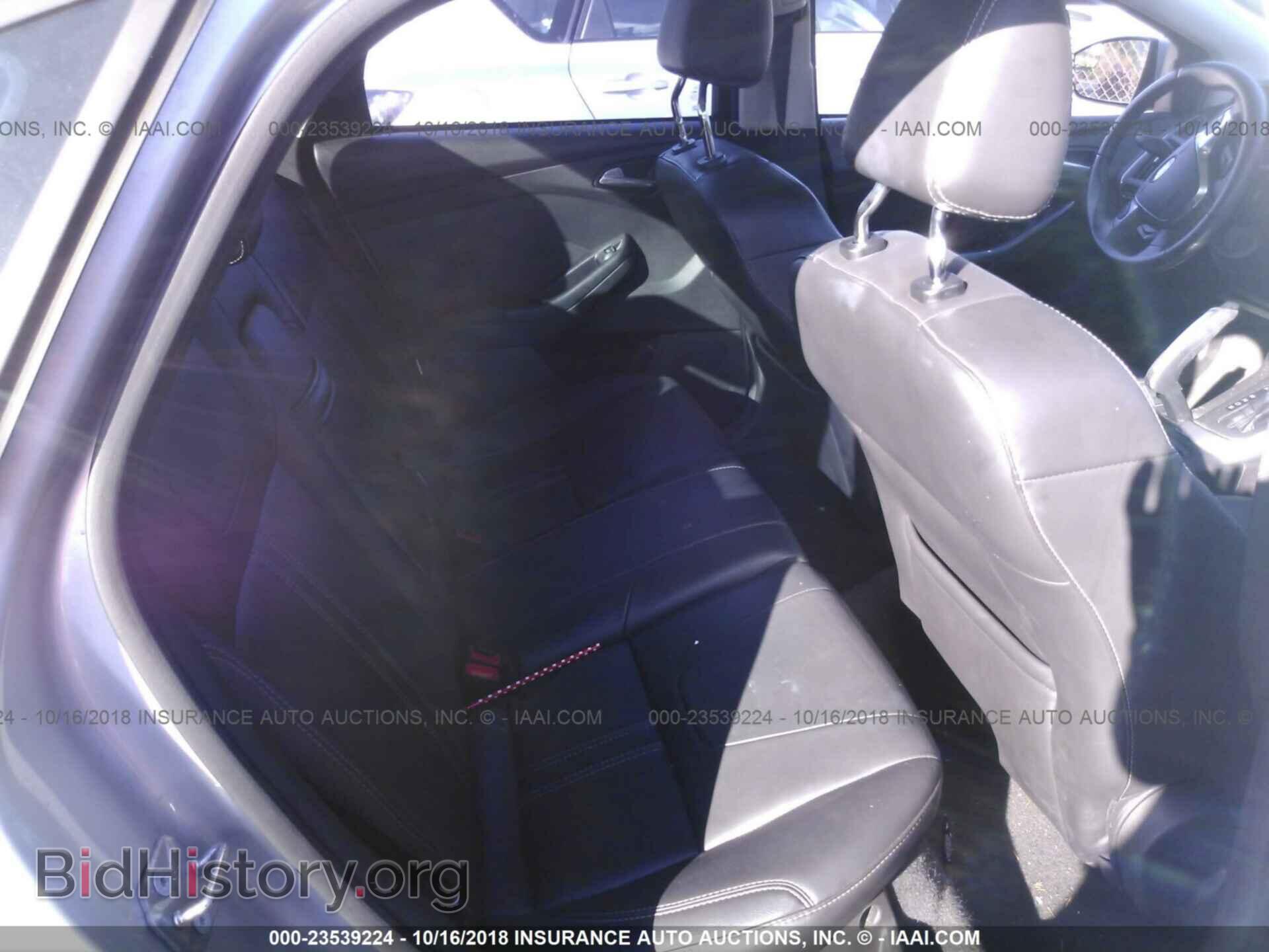 2012 Ford Focus - VIN: 1FAHP3J25CL330709 - Photo 8