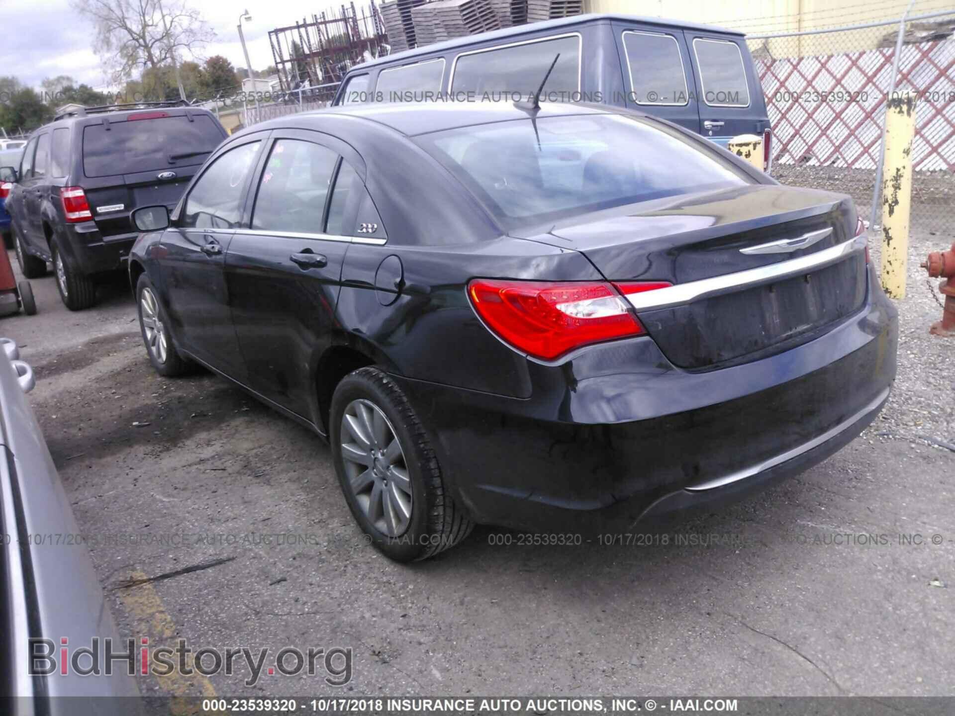 2011 Chrysler 200 - VIN: 1C3BC1FBXBN603613 - Photo 3