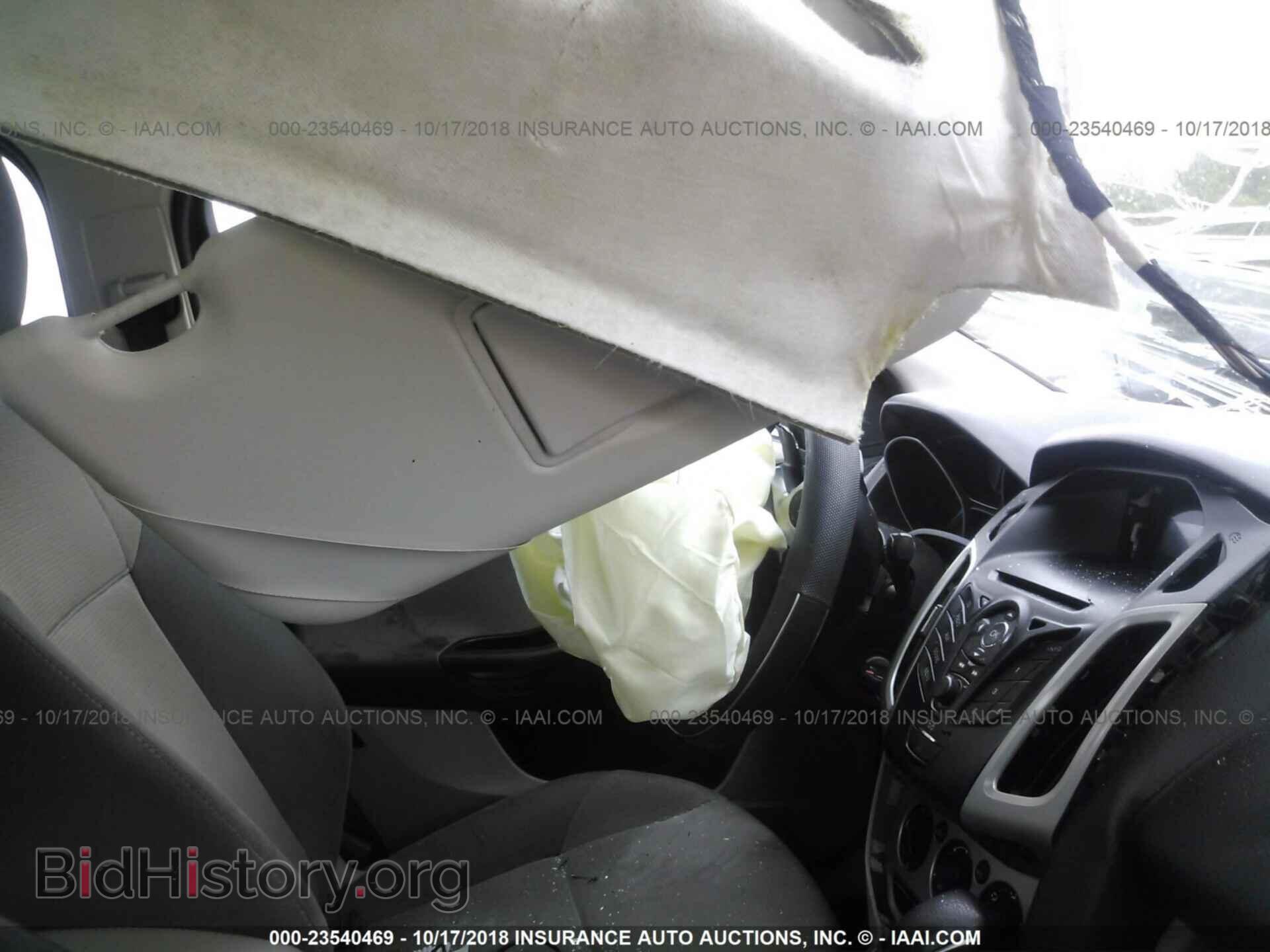 2012 Ford Focus - VIN: 1FAHP3F24CL387380 - Photo 5