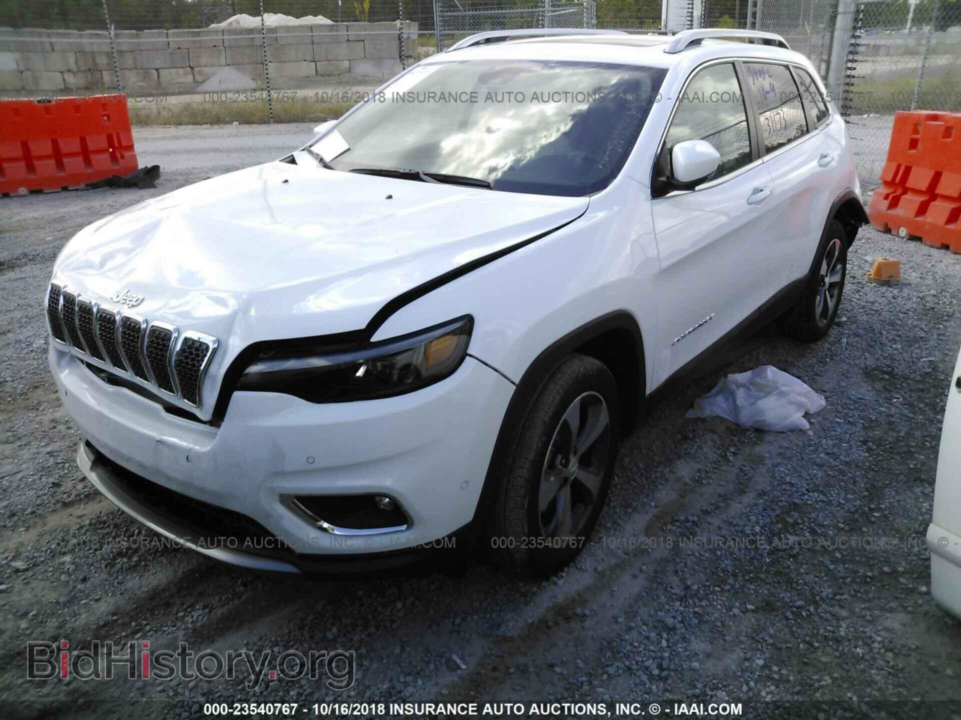 2019 Jeep Cherokee - VIN: 1C4PJLDX1KD194263 - Photo 2