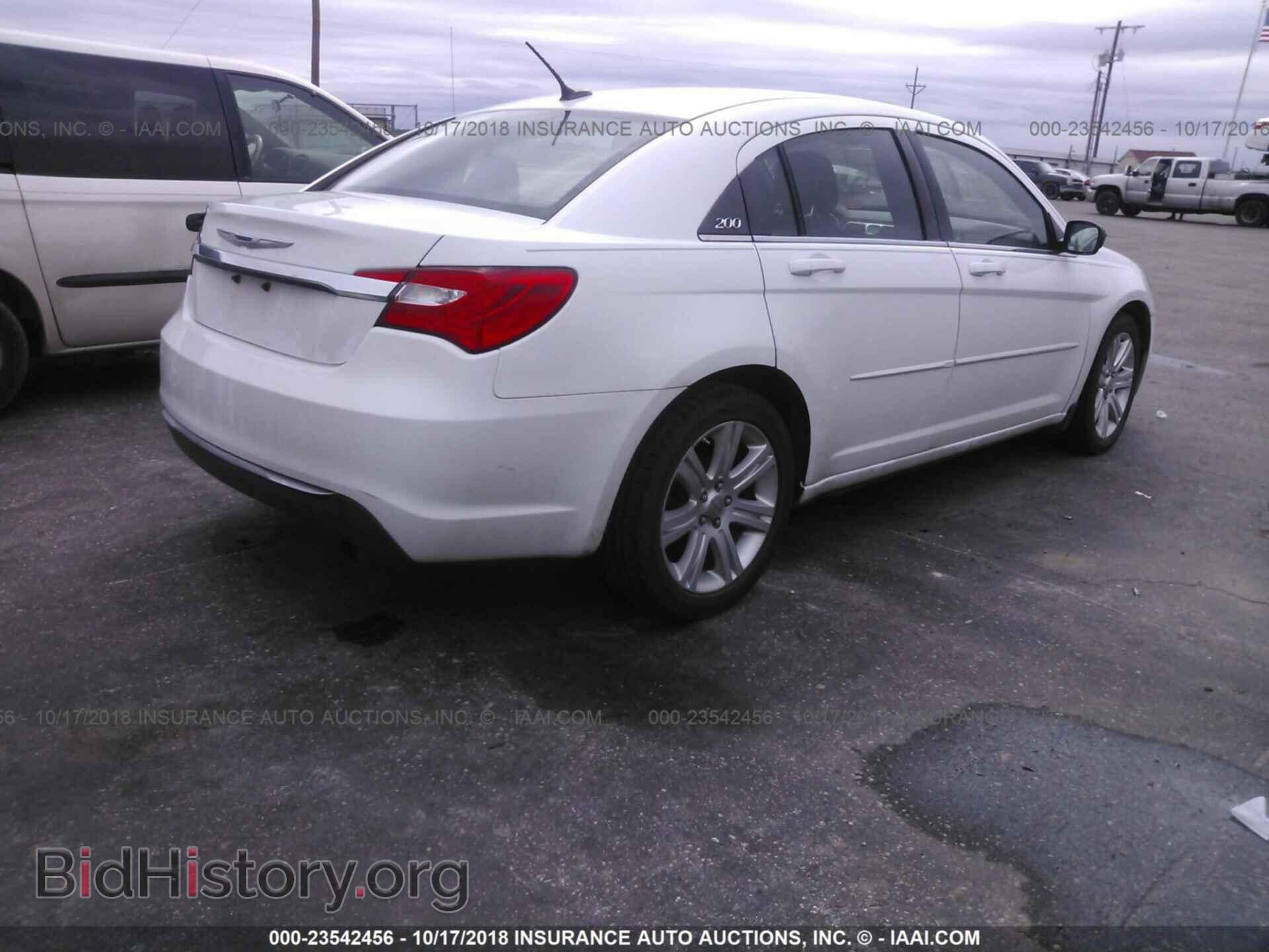 2013 Chrysler 200 - VIN: 1C3CCBBB8DN704345 - Photo 4