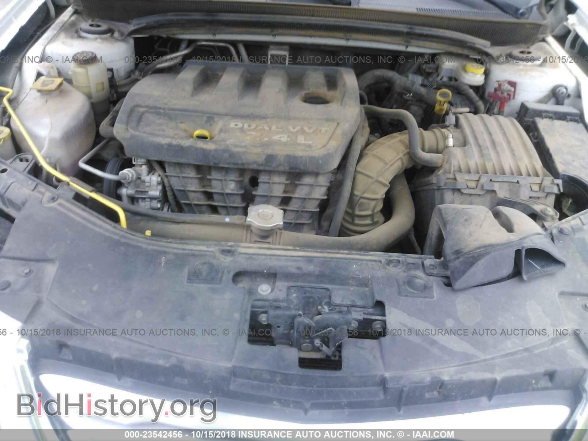 2013 Chrysler 200 - VIN: 1C3CCBBB8DN704345 - Photo 10