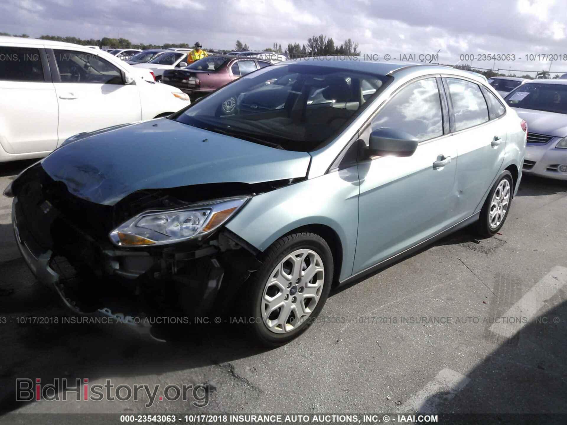 2012 Ford Focus - VIN: 1FAHP3F21CL457045 - Фото 2