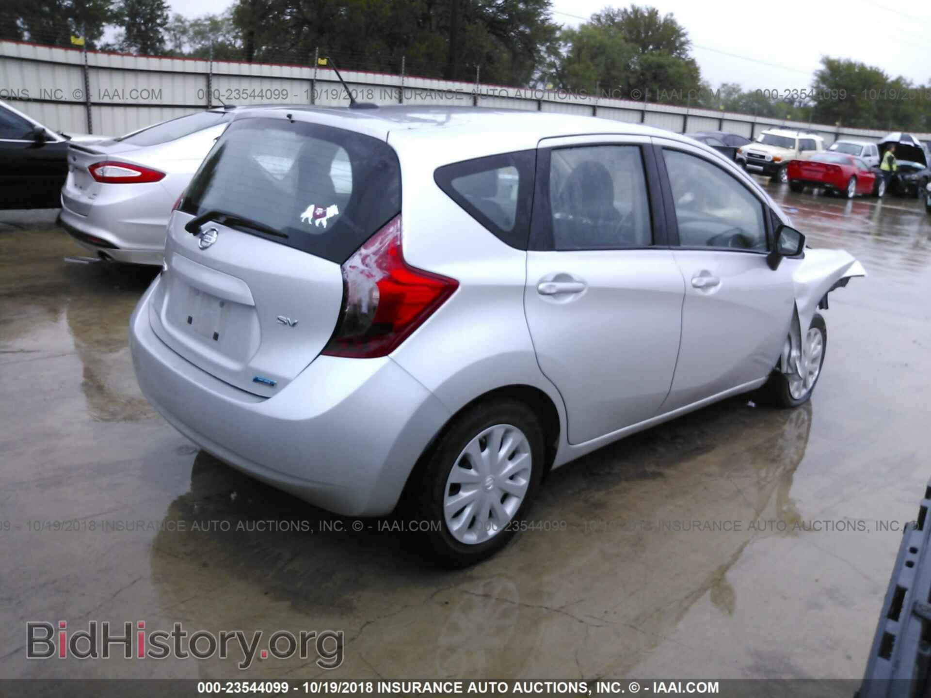 2016 Nissan Versa note - VIN: 3N1CE2CP5GL355958 - Фото 4