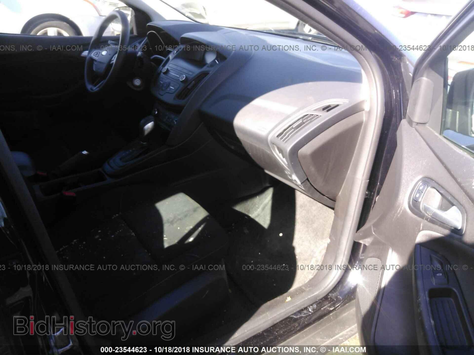 2018 Ford Focus - VIN: 1FADP3K20JL224937 - Фото 5