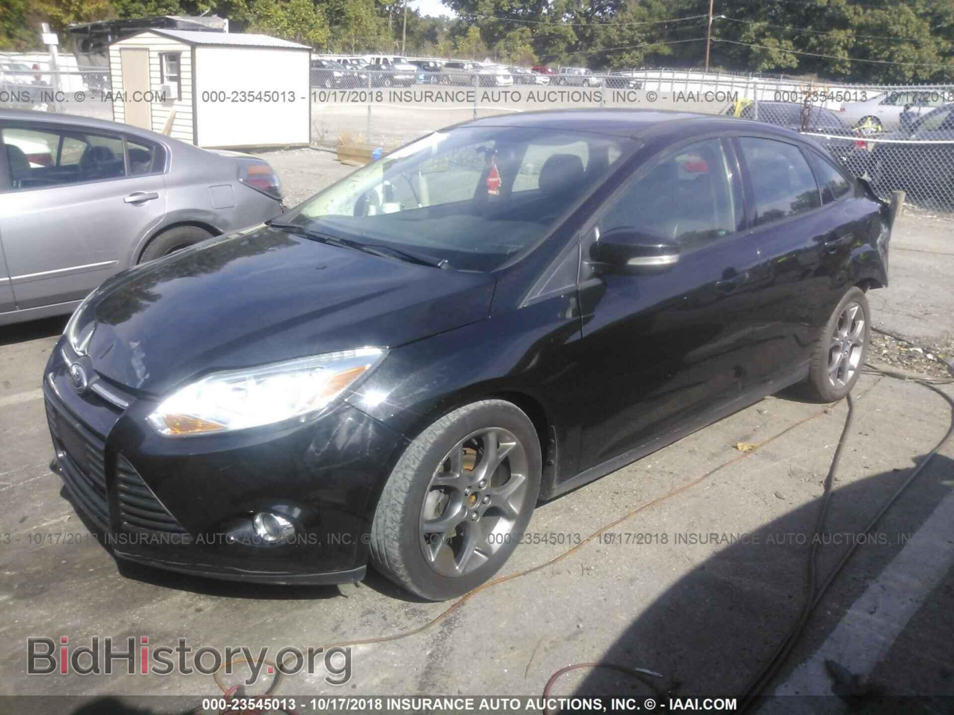 2013 Ford Focus - VIN: 1FADP3F22DL279209 - Фото 2
