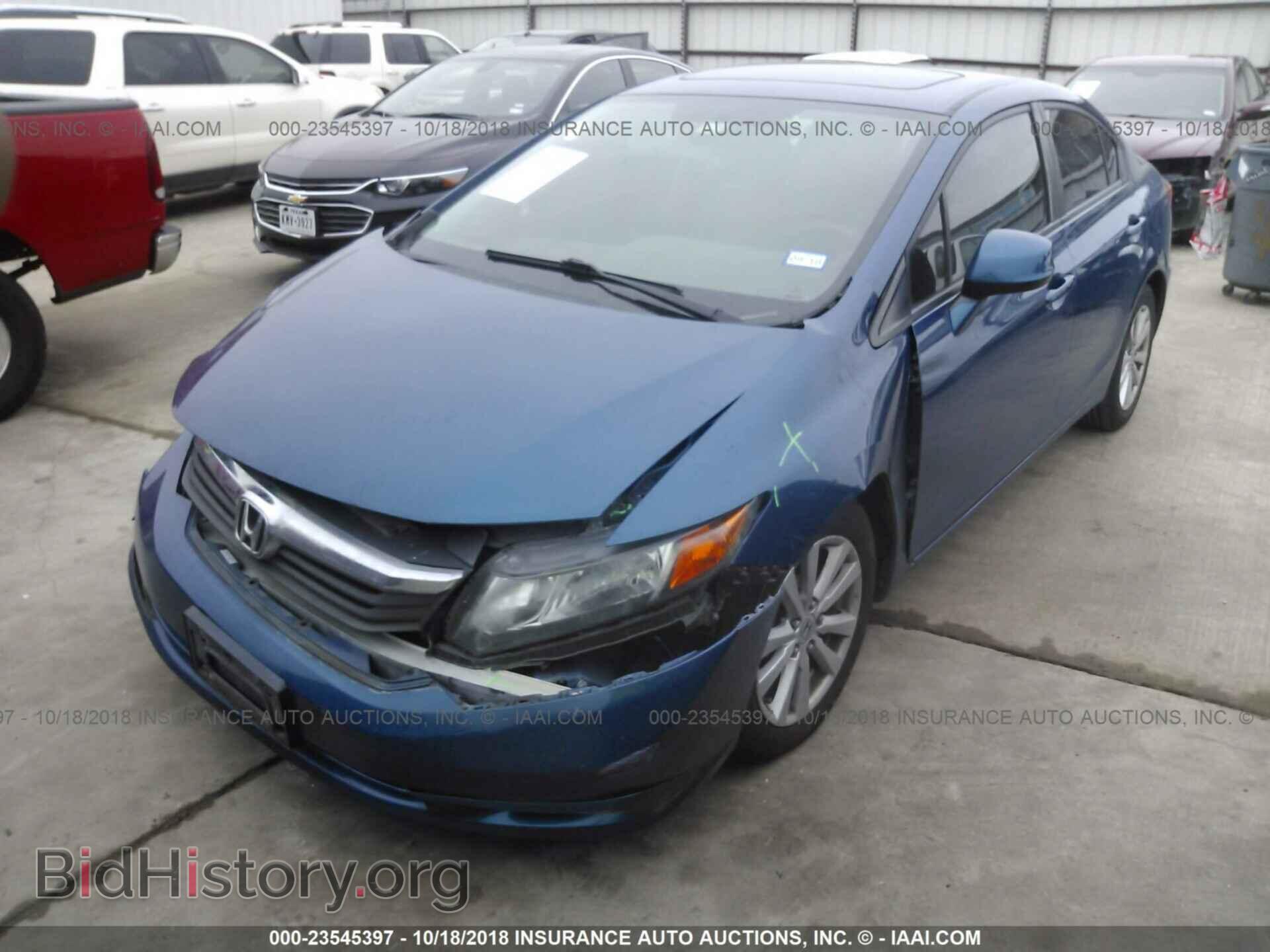 2012 Honda Civic - VIN: 2HGFB2F86CH505667 - Photo 2