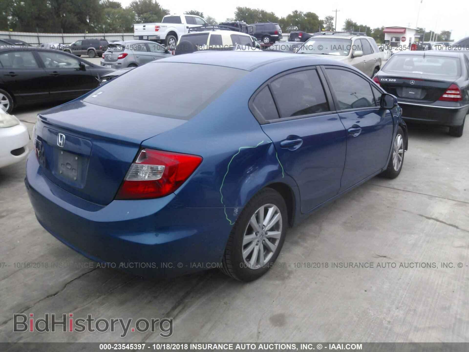 2012 Honda Civic - VIN: 2HGFB2F86CH505667 - Photo 4