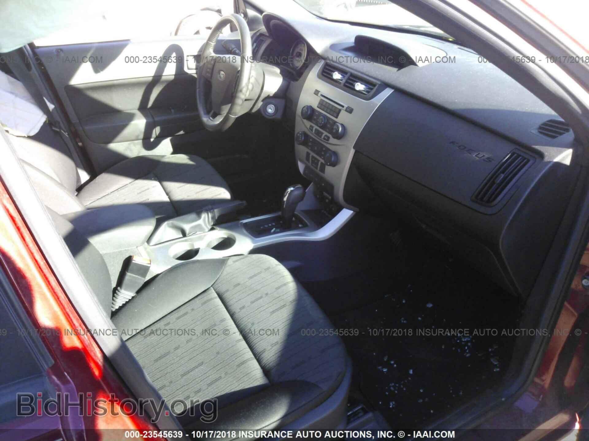 2011 Ford Focus - VIN: 1FAHP3FN5BW147228 - Photo 5
