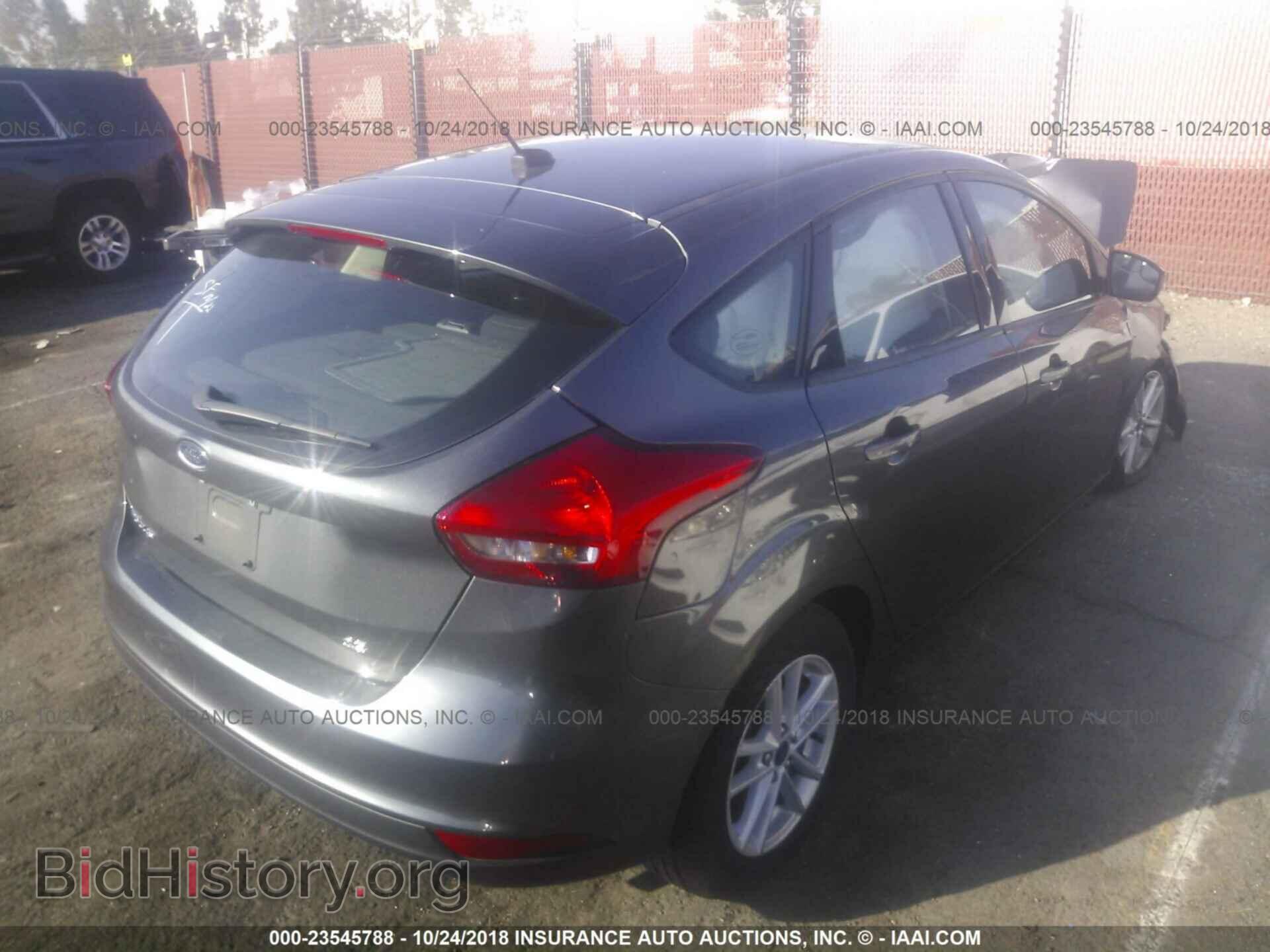 2017 Ford Focus - VIN: 1FADP3K22HL348184 - Photo 4
