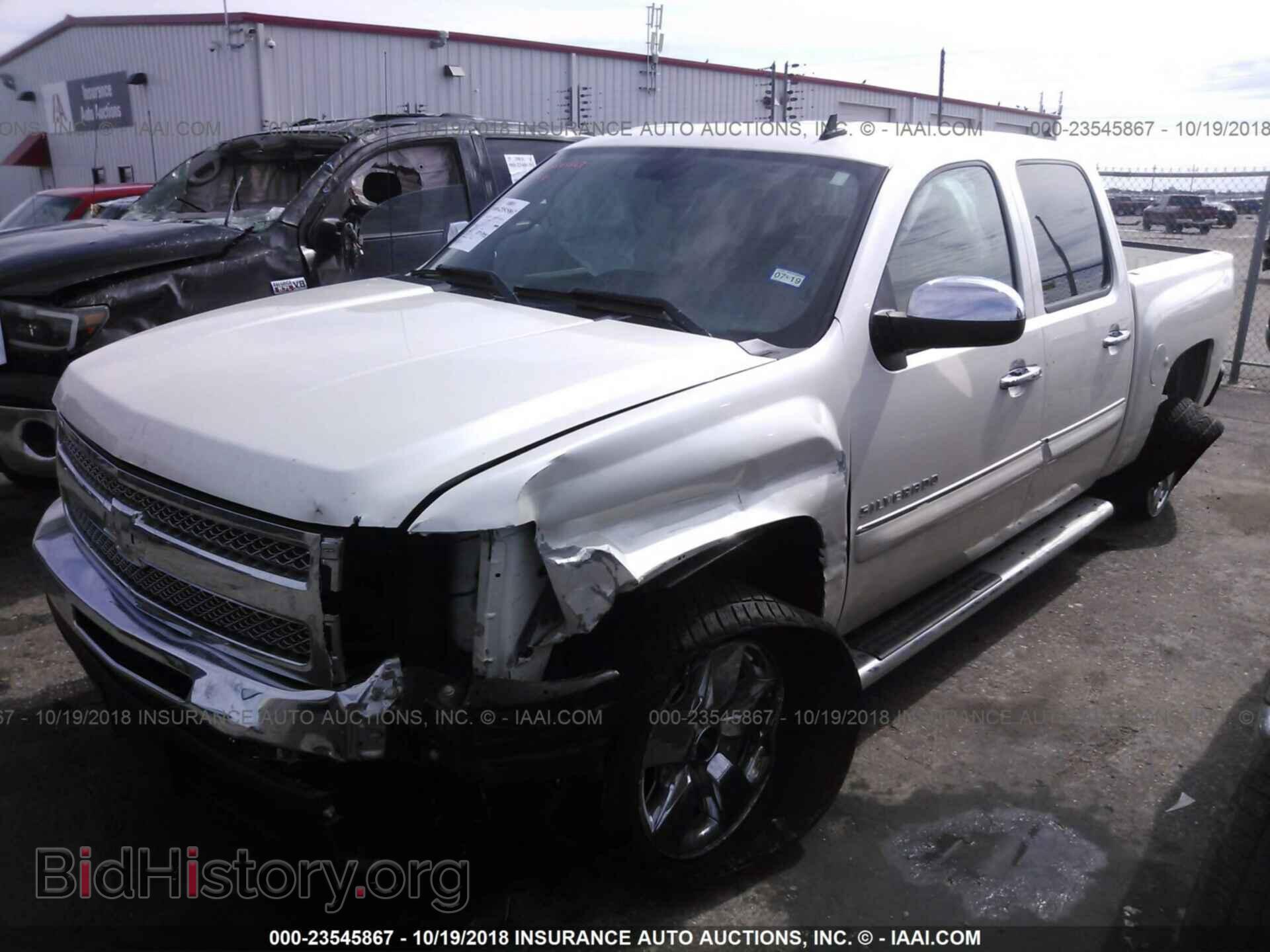 2011 CHEVROLET SILVERADO - VIN: 3GCPCSE02BG251675 - Фото 2