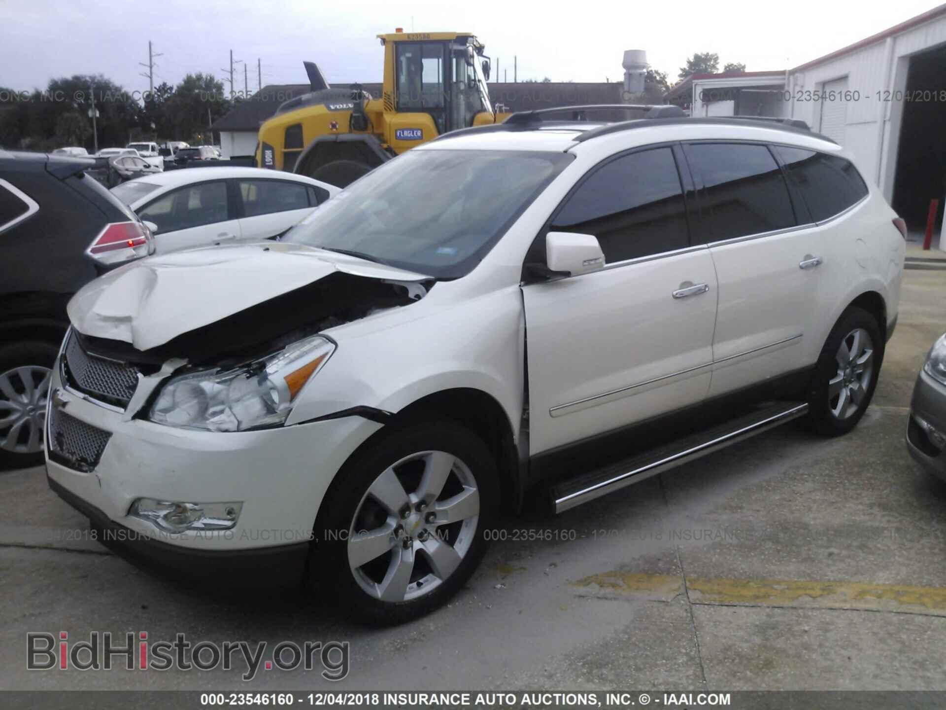 2012 Chevrolet Traverse - VIN: 1GNKRLED7CJ333717 - Фото 2