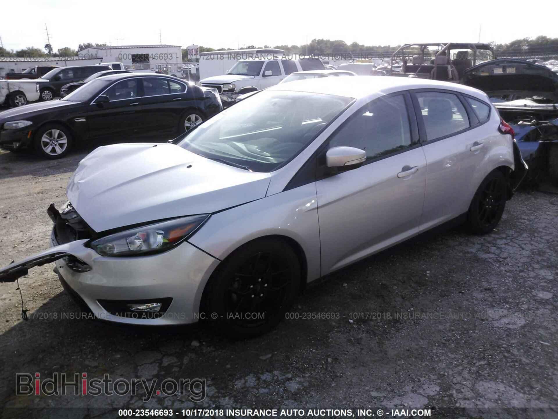 2016 Ford Focus - VIN: 1FADP3K20GL330376 - Photo 2
