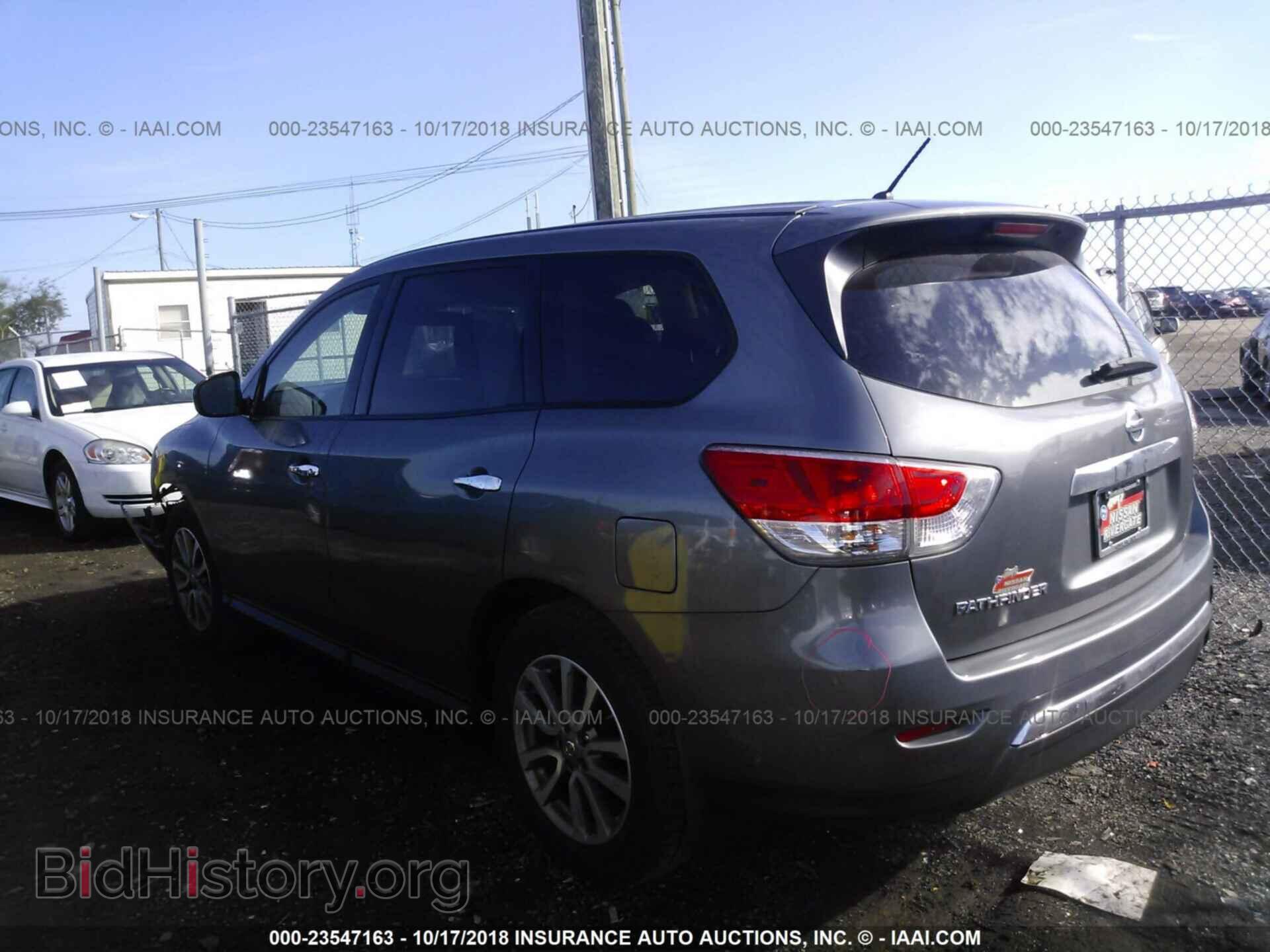 2015 Nissan Pathfinder - VIN: 5N1AR2MN3FC642663 - Фото 3