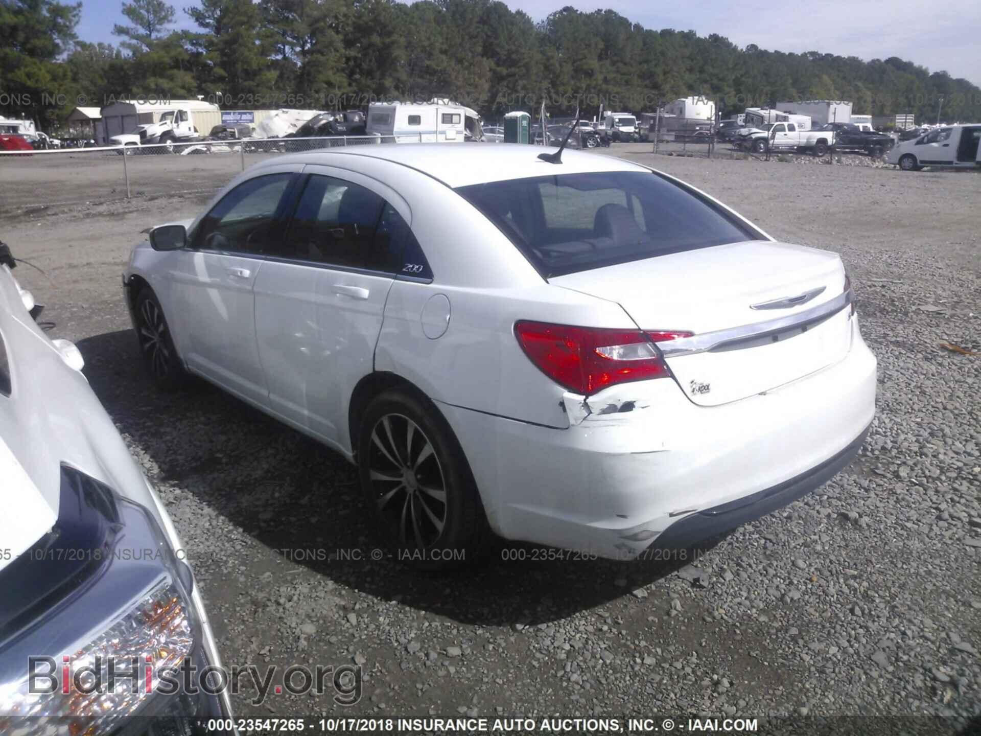 2014 Chrysler 200 - VIN: 1C3CCBBB1EN128275 - Фото 3