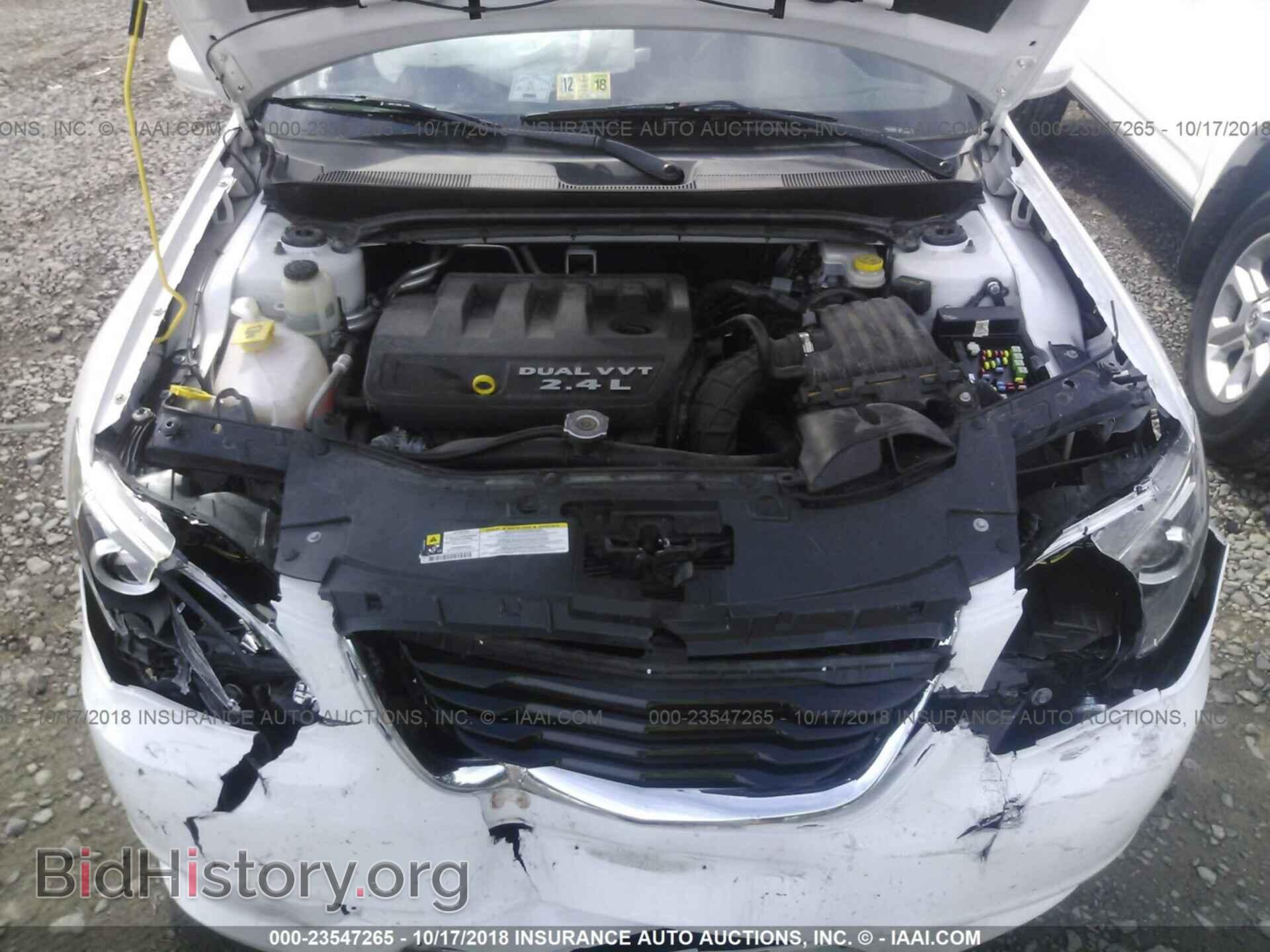 2014 Chrysler 200 - VIN: 1C3CCBBB1EN128275 - Фото 10