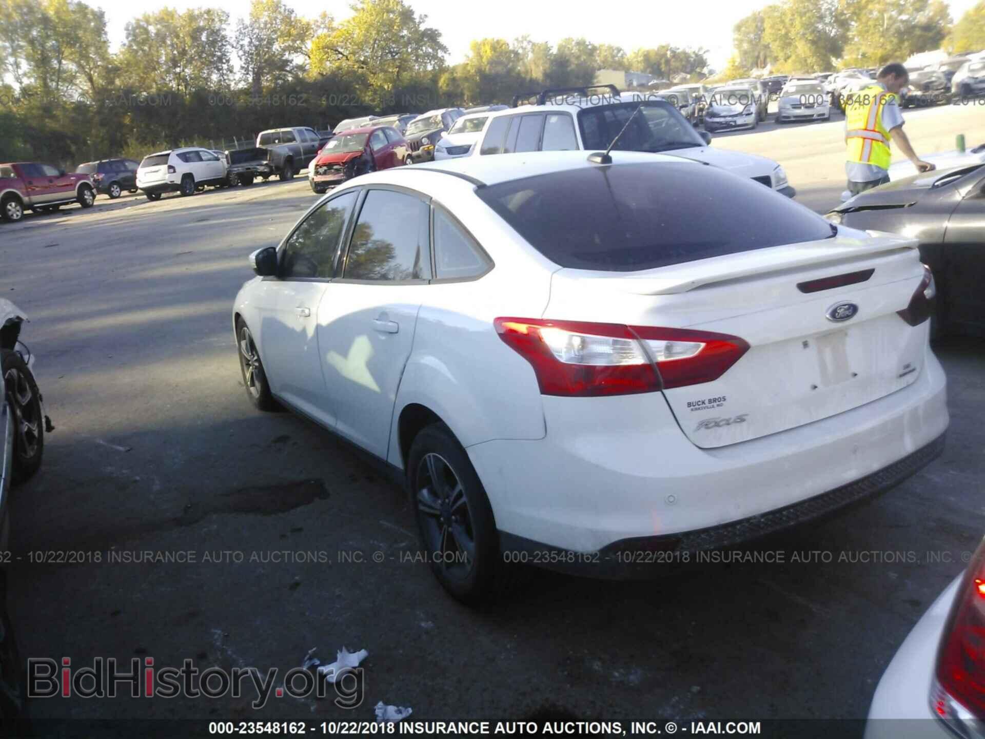 2014 Ford Focus - VIN: 1FADP3F25EL143934 - Photo 3