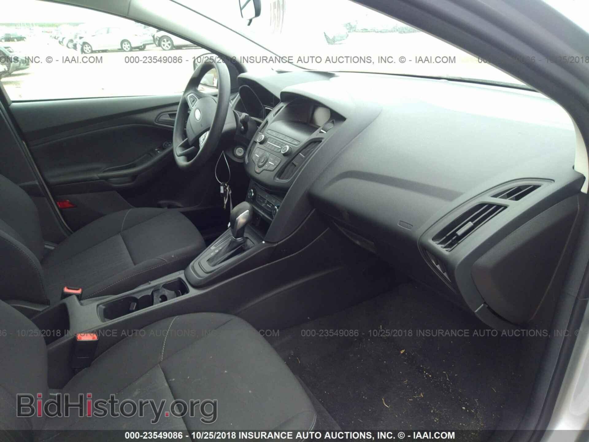 2018 Ford Focus - VIN: 1FADP3E25JL221477 - Photo 5