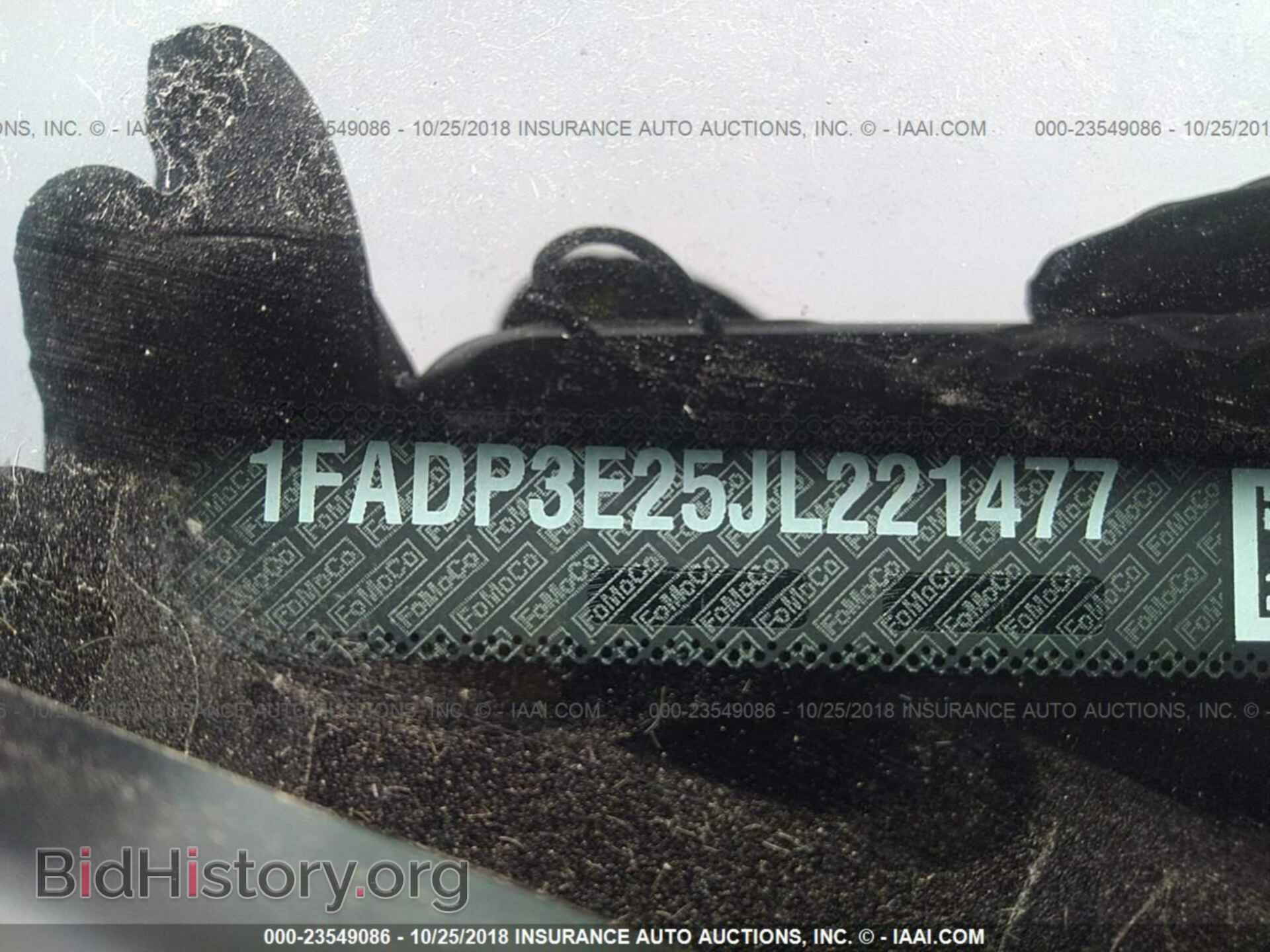2018 Ford Focus - VIN: 1FADP3E25JL221477 - Photo 9