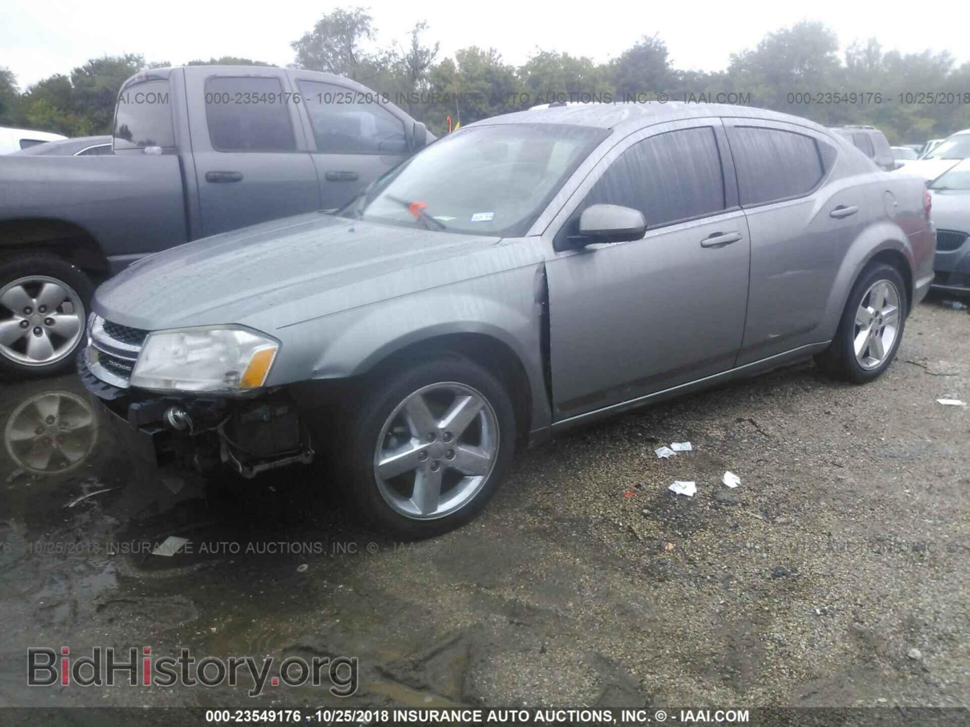 2011 Dodge Avenger - VIN: 1B3BD2FB6BN621574 - Фото 2