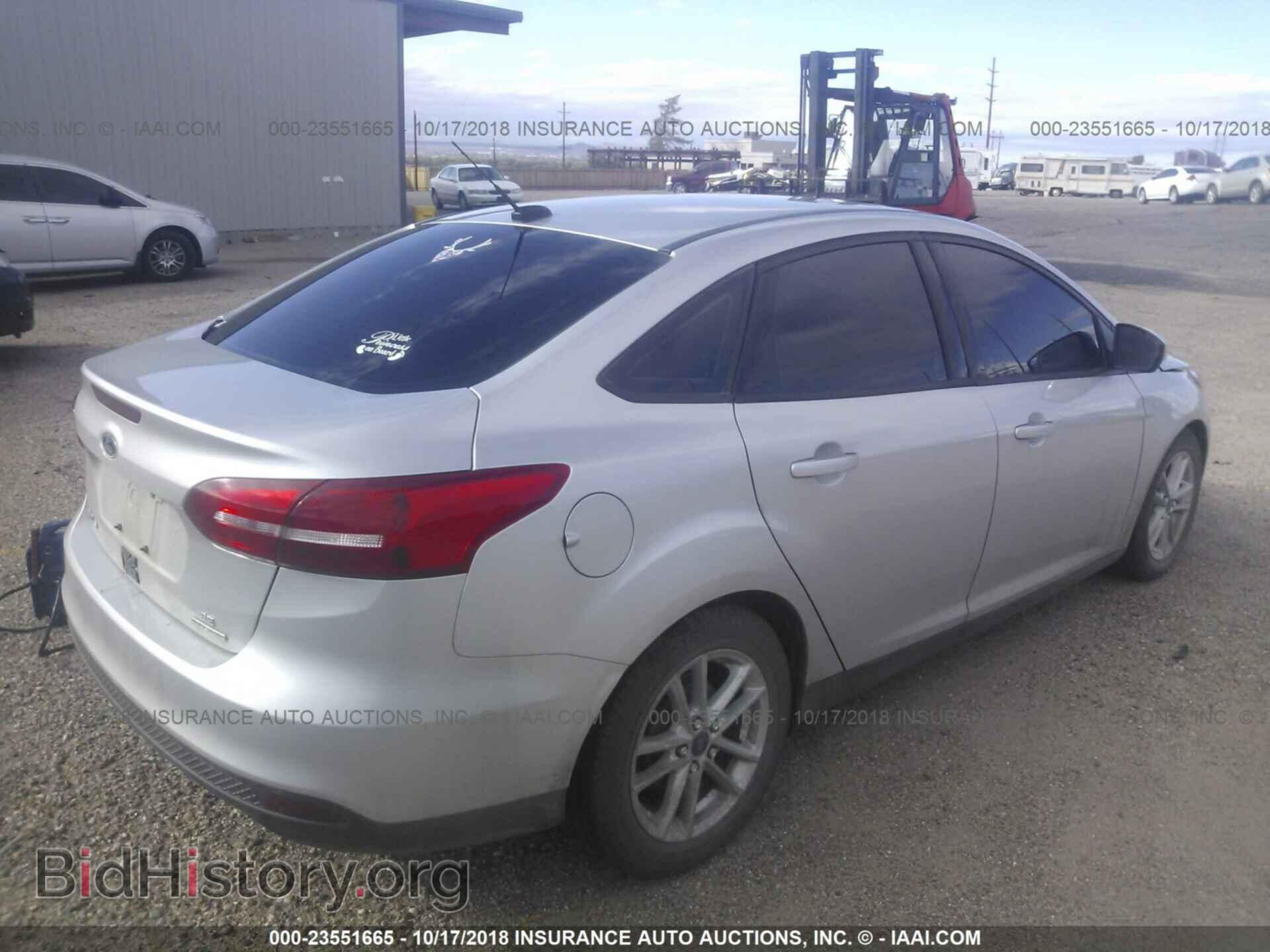 2016 Ford Focus - VIN: 1FADP3F2XGL267894 - Photo 4