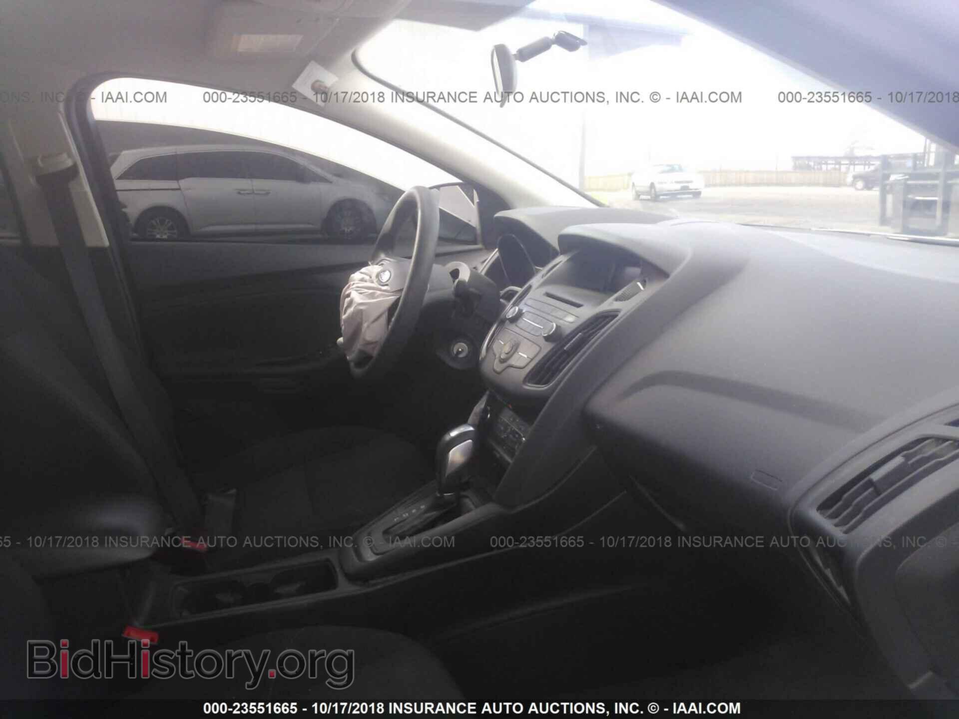 2016 Ford Focus - VIN: 1FADP3F2XGL267894 - Photo 5