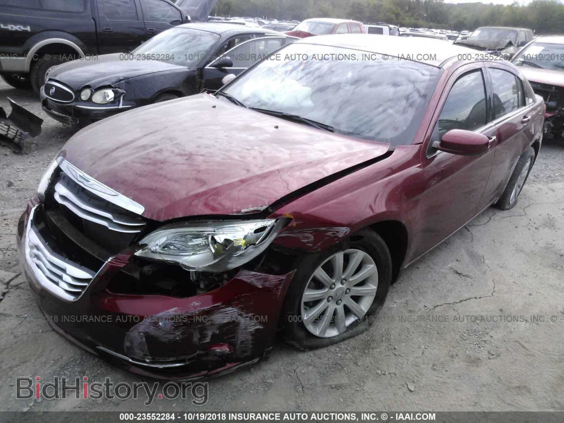 2012 Chrysler 200 - VIN: 1C3CCBBBXCN179755 - Фото 2