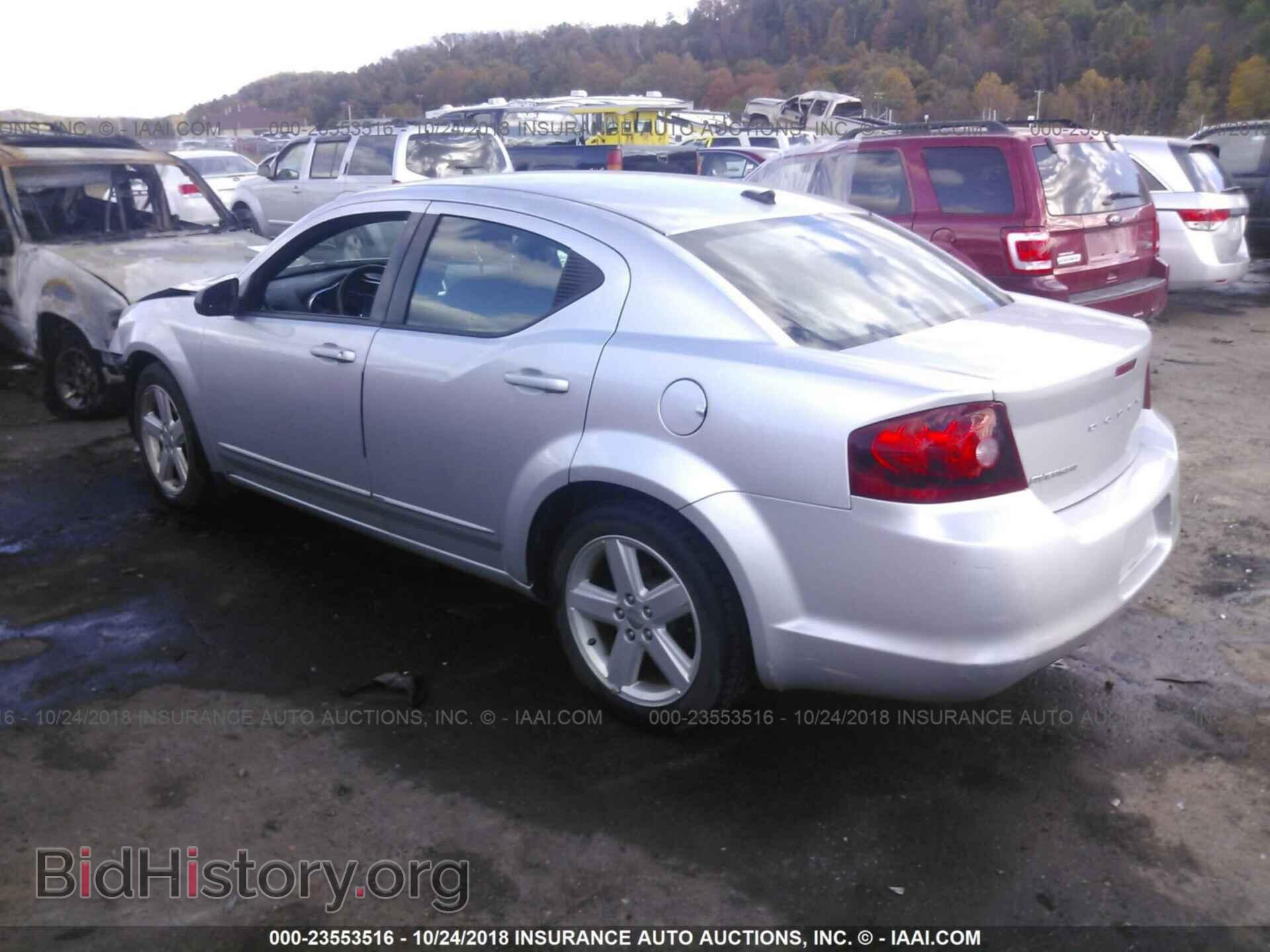 2011 Dodge Avenger - VIN: 1B3BD4FB7BN586779 - Фото 3