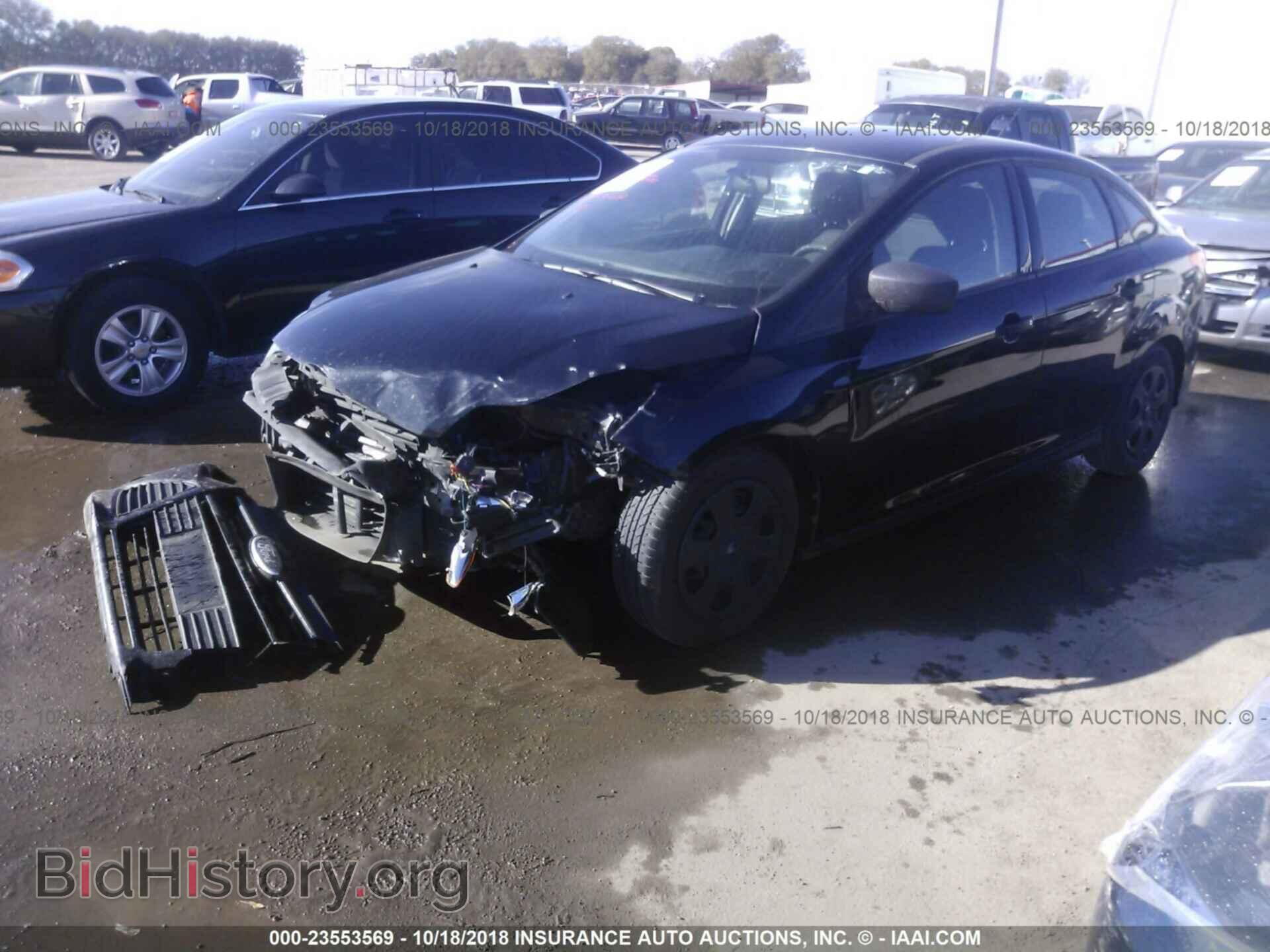 2014 Ford Focus - VIN: 1FADP3E20EL198745 - Photo 2