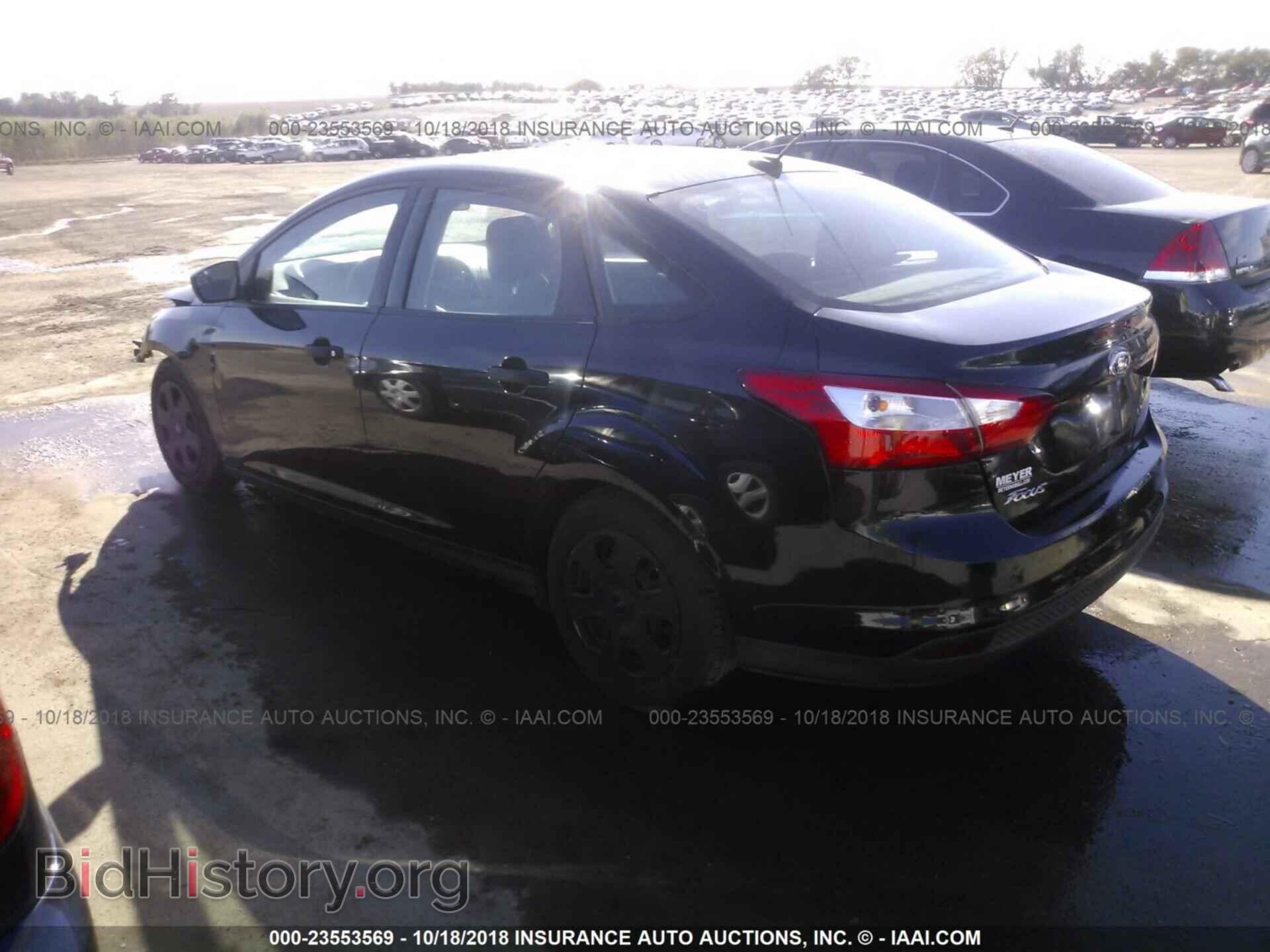 2014 Ford Focus - VIN: 1FADP3E20EL198745 - Photo 3