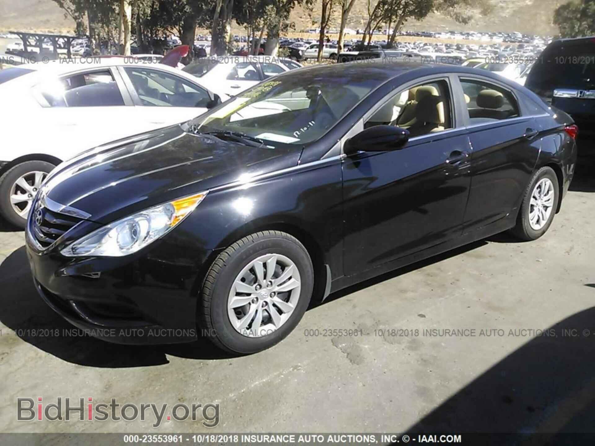 2012 Hyundai Sonata - VIN: 5NPEB4AC1CH415853 - Photo 2