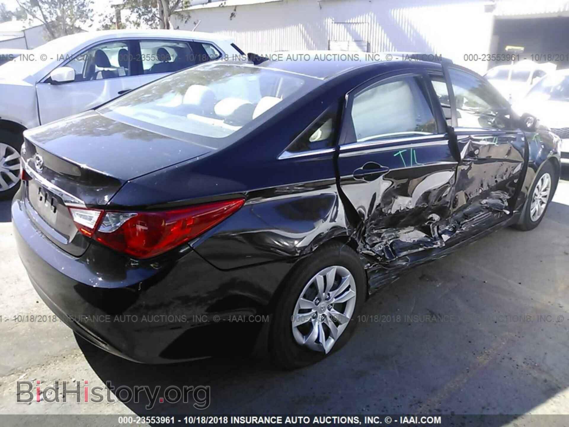 2012 Hyundai Sonata - VIN: 5NPEB4AC1CH415853 - Photo 4