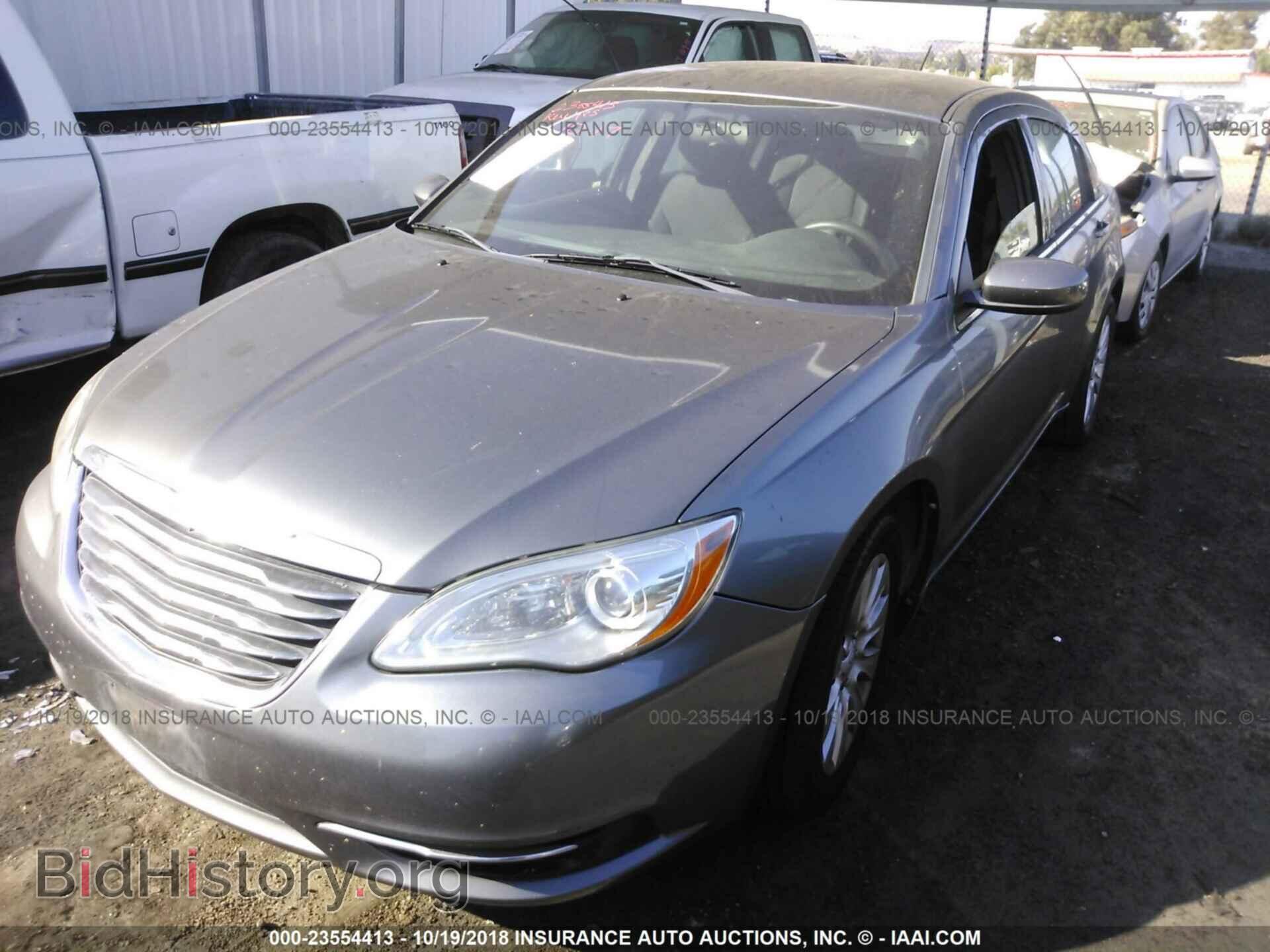 2012 Chrysler 200 - VIN: 1C3CCBAB4CN321325 - Фото 2