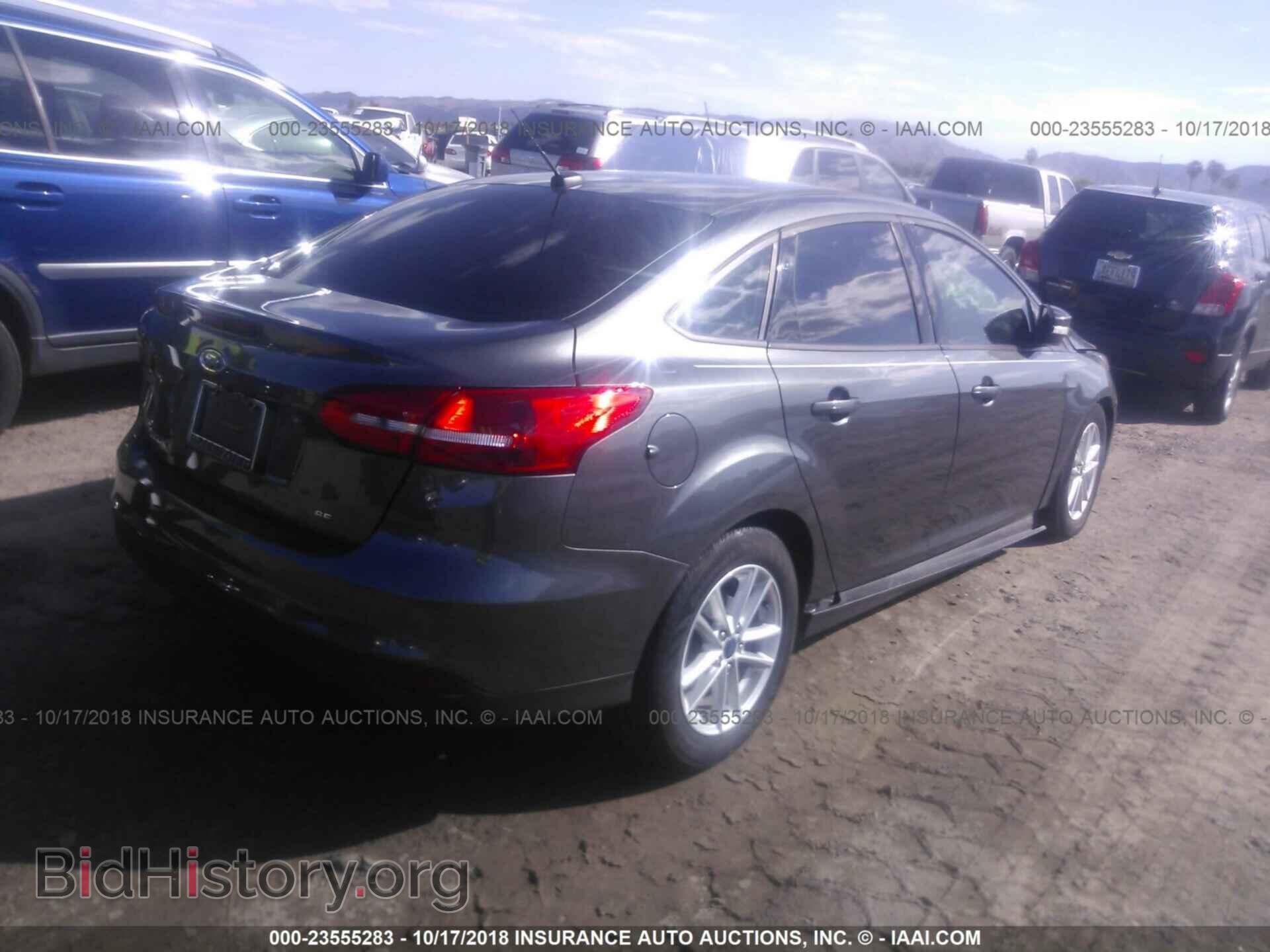 2017 Ford Focus - VIN: 1FADP3F24HL255077 - Фото 4