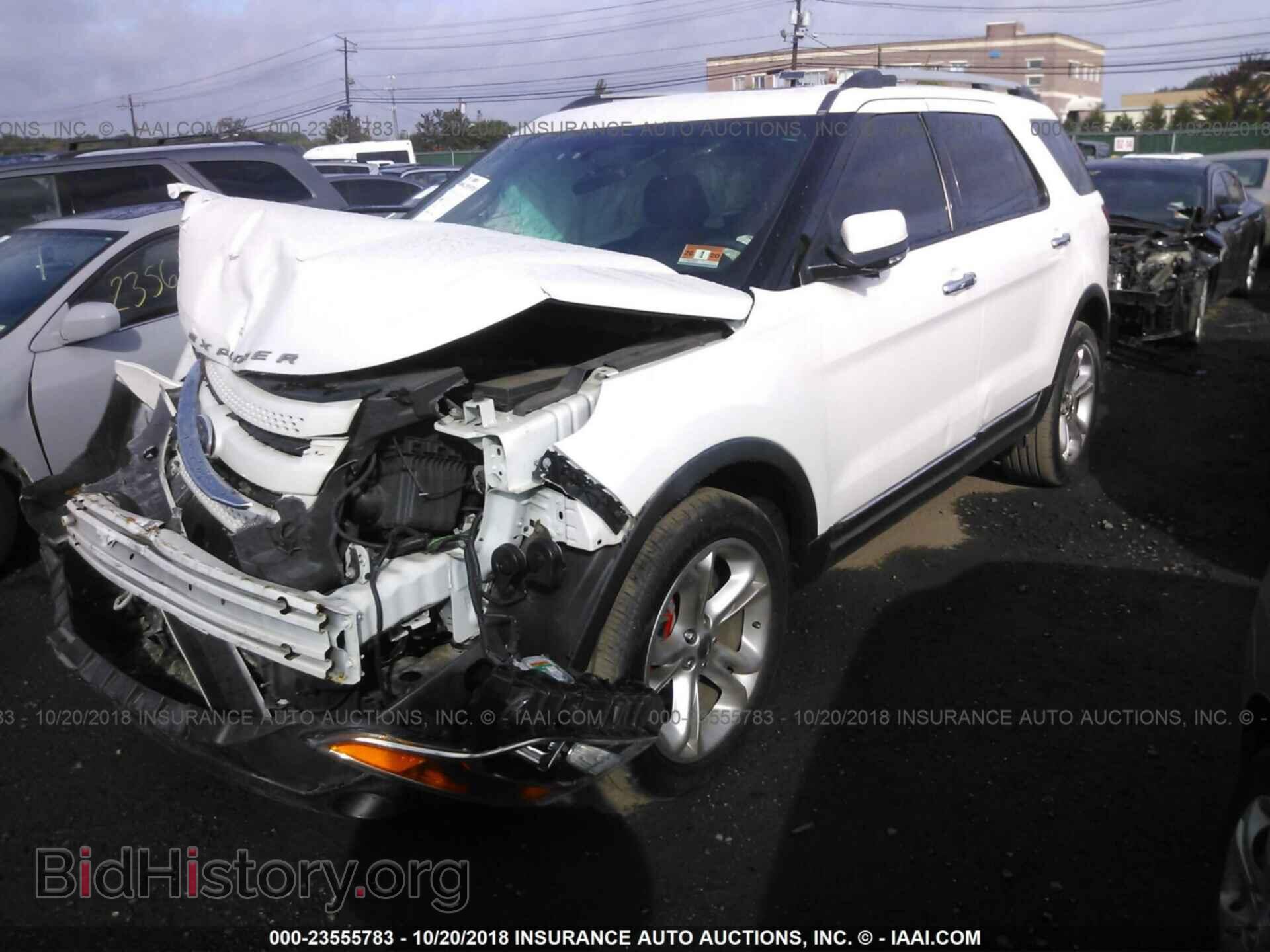 2011 Ford Explorer - VIN: 1FMHK8F85BGA01045 - Фото 2