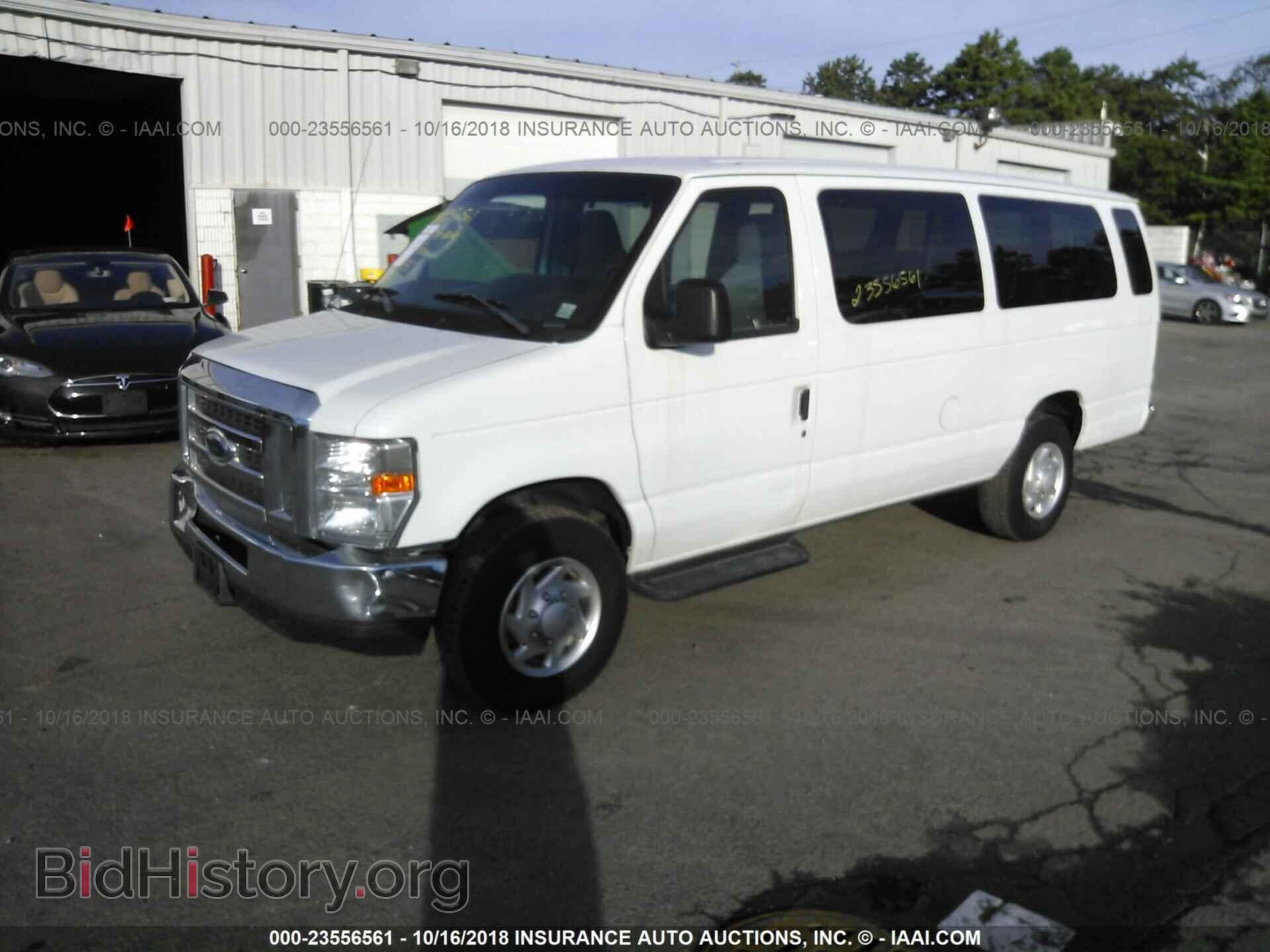 2013 Ford Econoline - VIN: 1FBSS3BL4DDA15633 - Photo 2