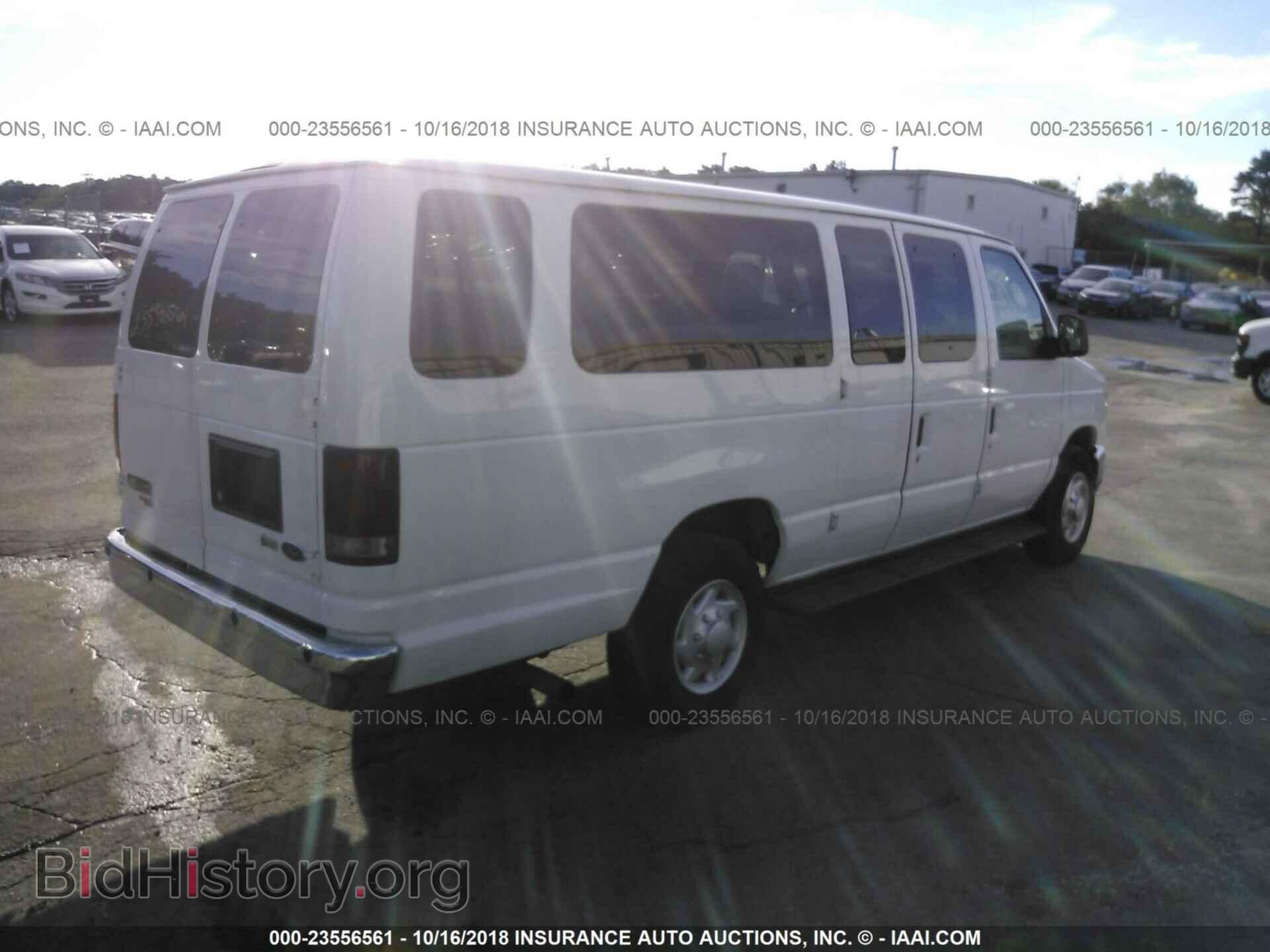 2013 Ford Econoline - VIN: 1FBSS3BL4DDA15633 - Photo 4