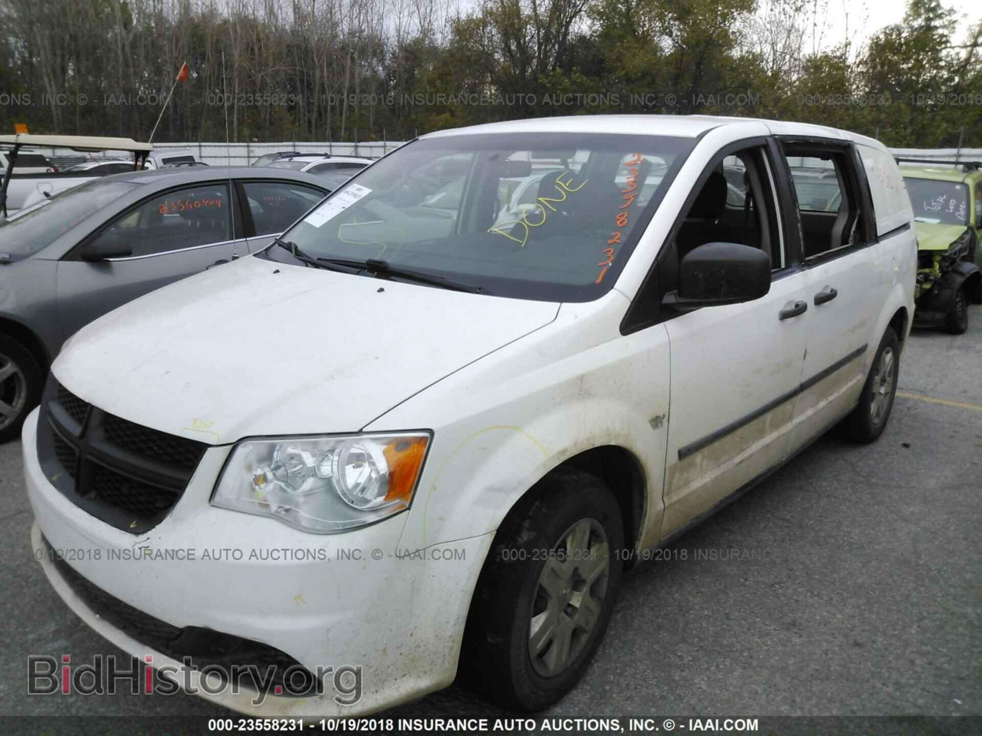 2013 Ram Tradesman - VIN: 2C4JRGAG4DR596160 - Фото 2